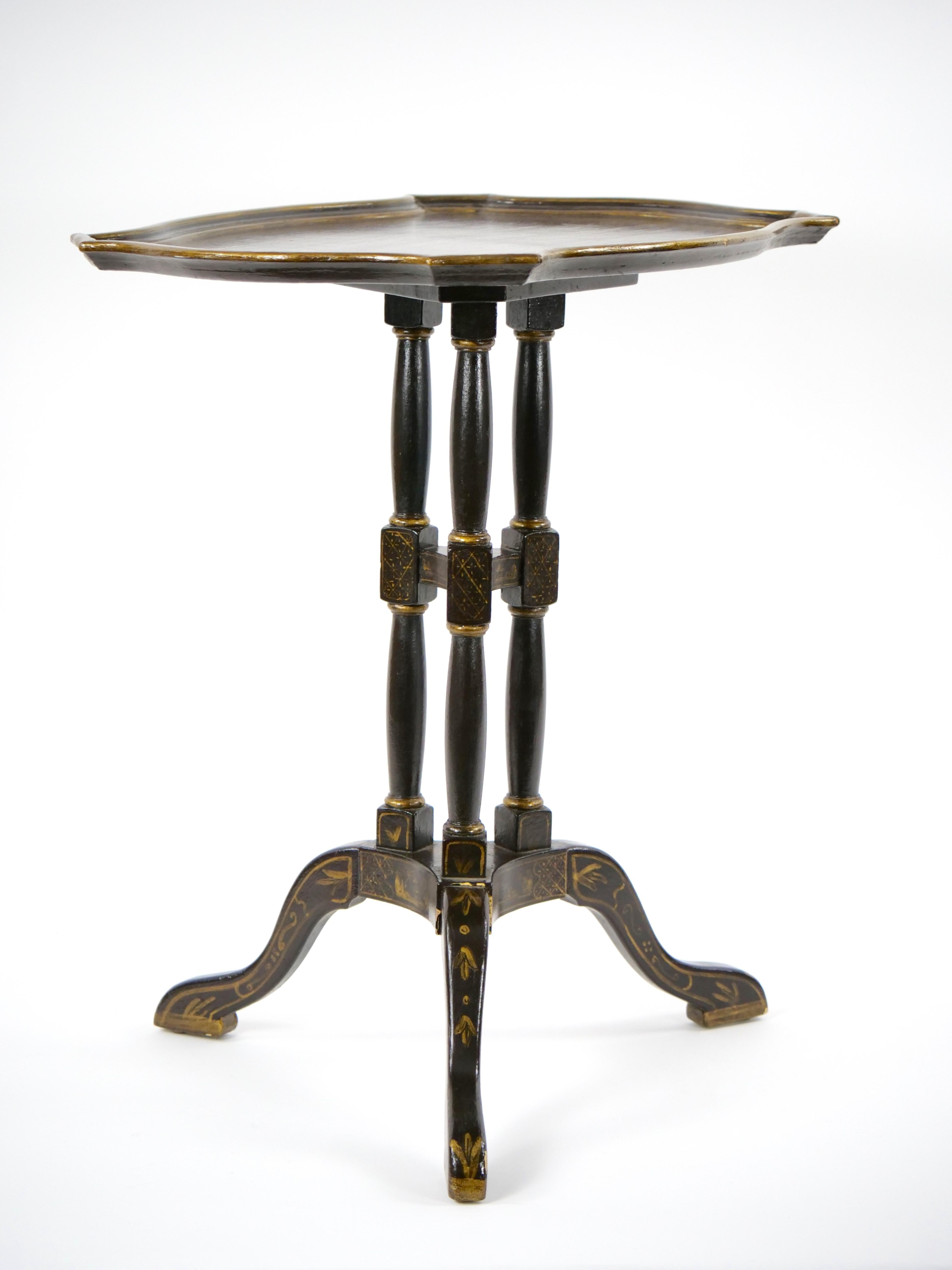 English 19th Century Hand painted / Decorated Victorian Chinoiserie Tripod Side Table For Sale