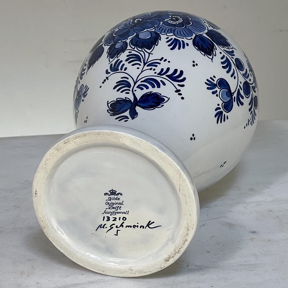19th Century Hand-Painted Delft Blue & White Lidded Urn For Sale 10