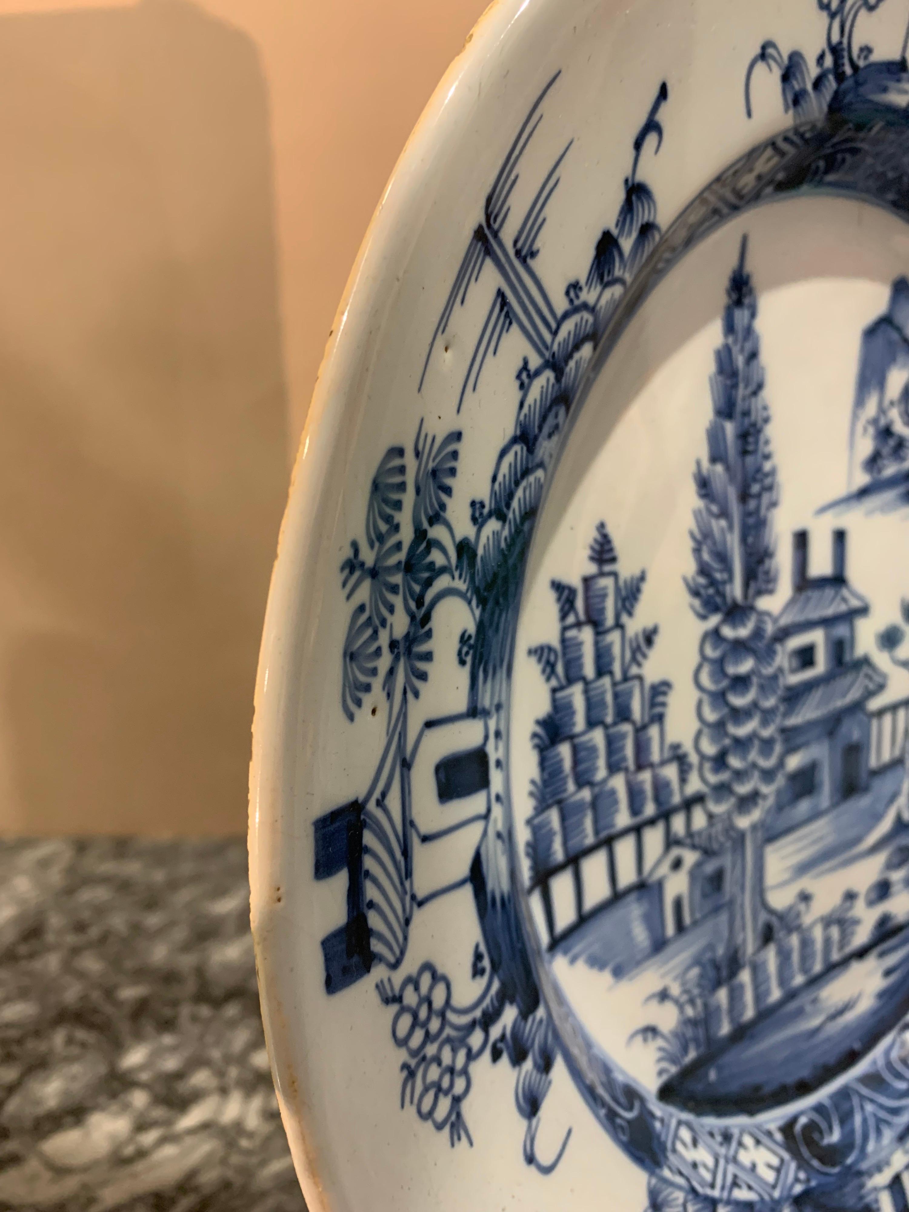 19th Century Hand Painted English Delft Chinoiserie Decorated Charger In Good Condition For Sale In Charleston, SC