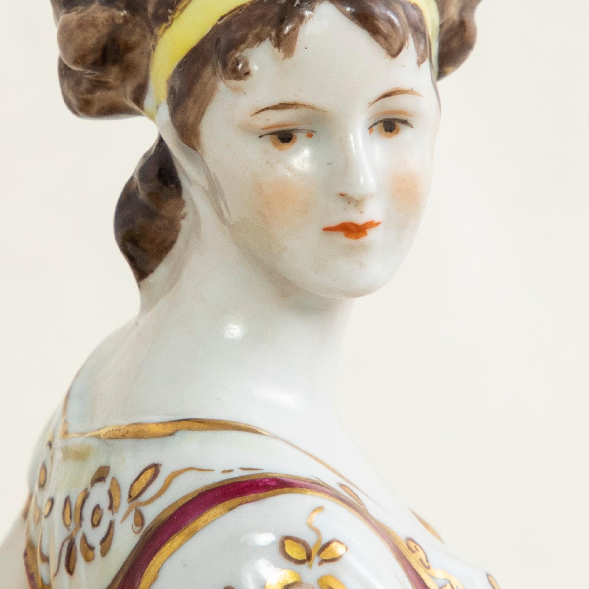 Sculpture de Madame Juliette Recamier en porcelaine française peinte à la main du 19ème siècle 6
