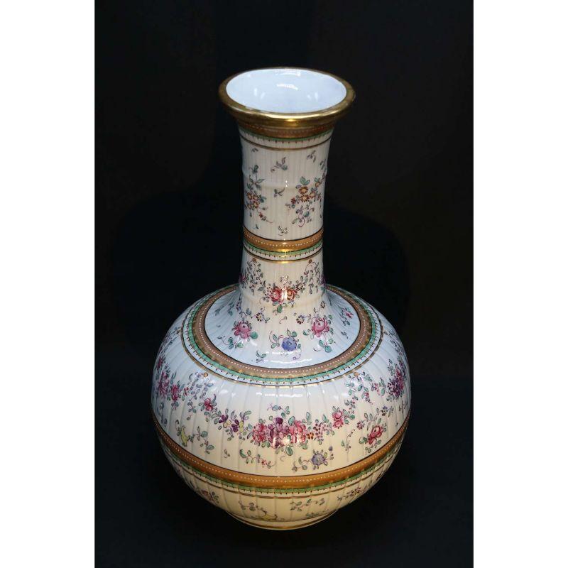 19th Century Hand Painted French Porcelain Vase by Samson of Paris, circa 1890 For Sale 1