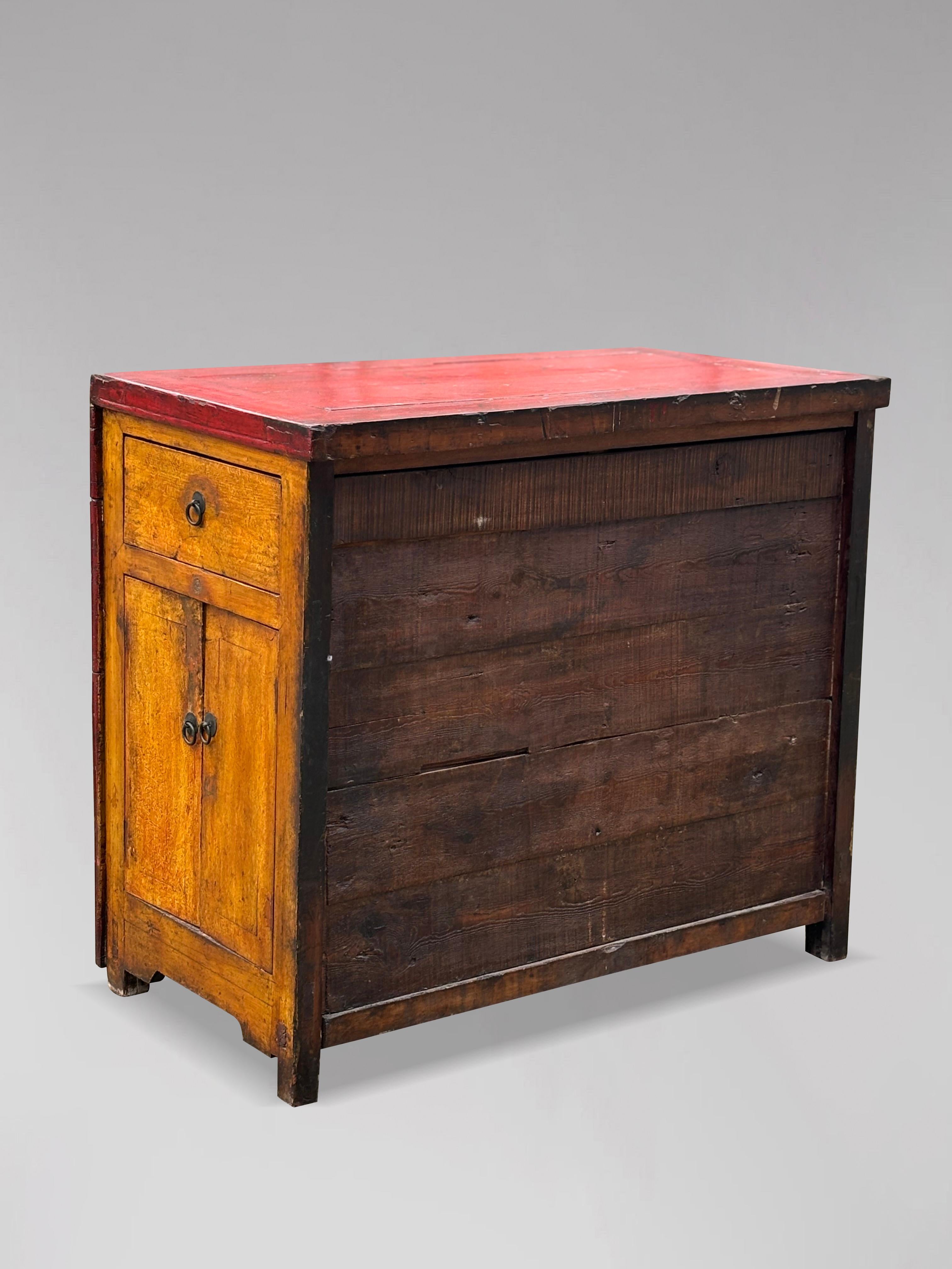 Meuble de rangement tibétain Gansu peint à la main du 19ème siècle Bon état - En vente à Petworth,West Sussex, GB