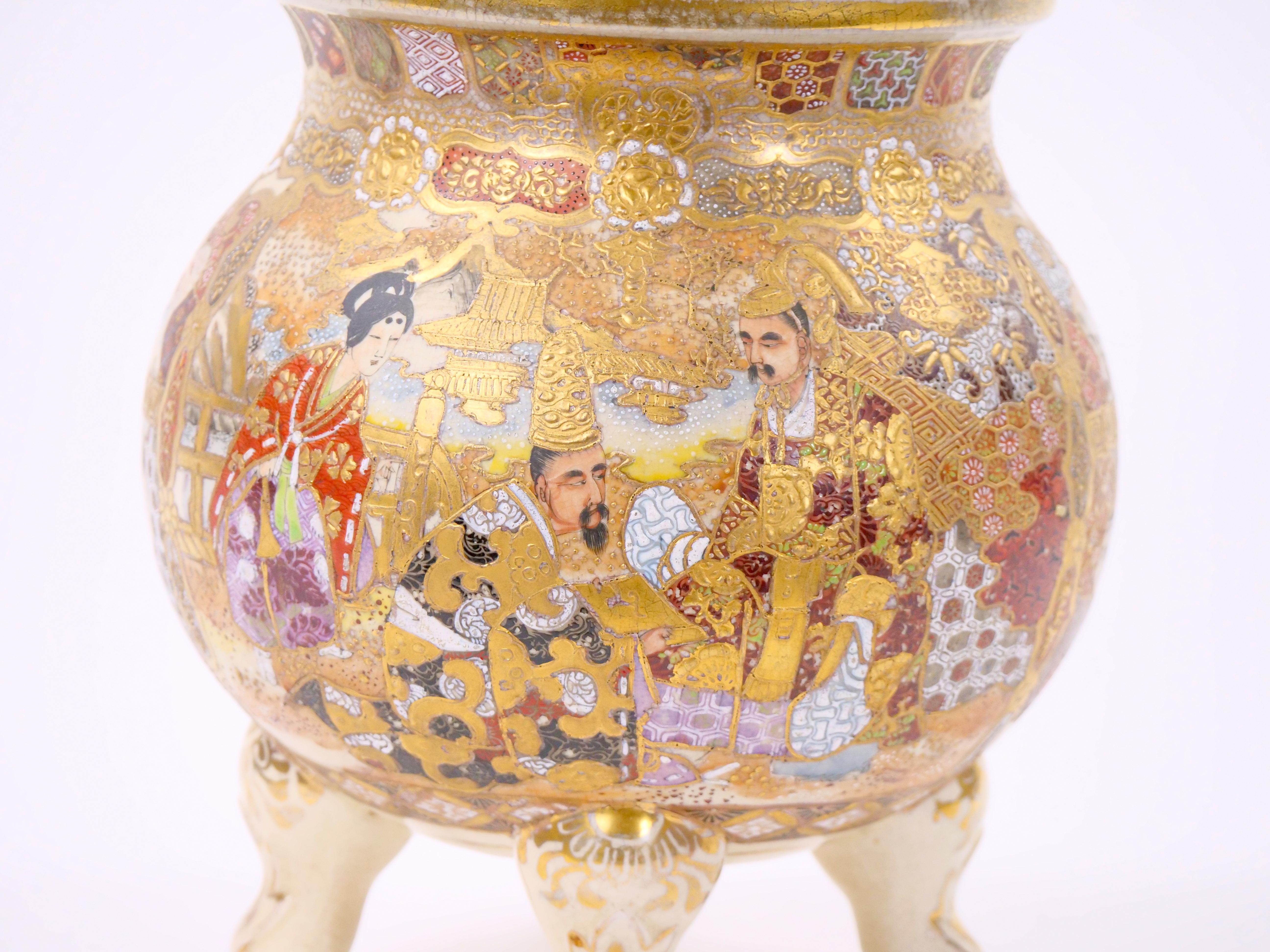 19th Century Hand Painted / Gilt Footed Satsuma Vase For Sale 6