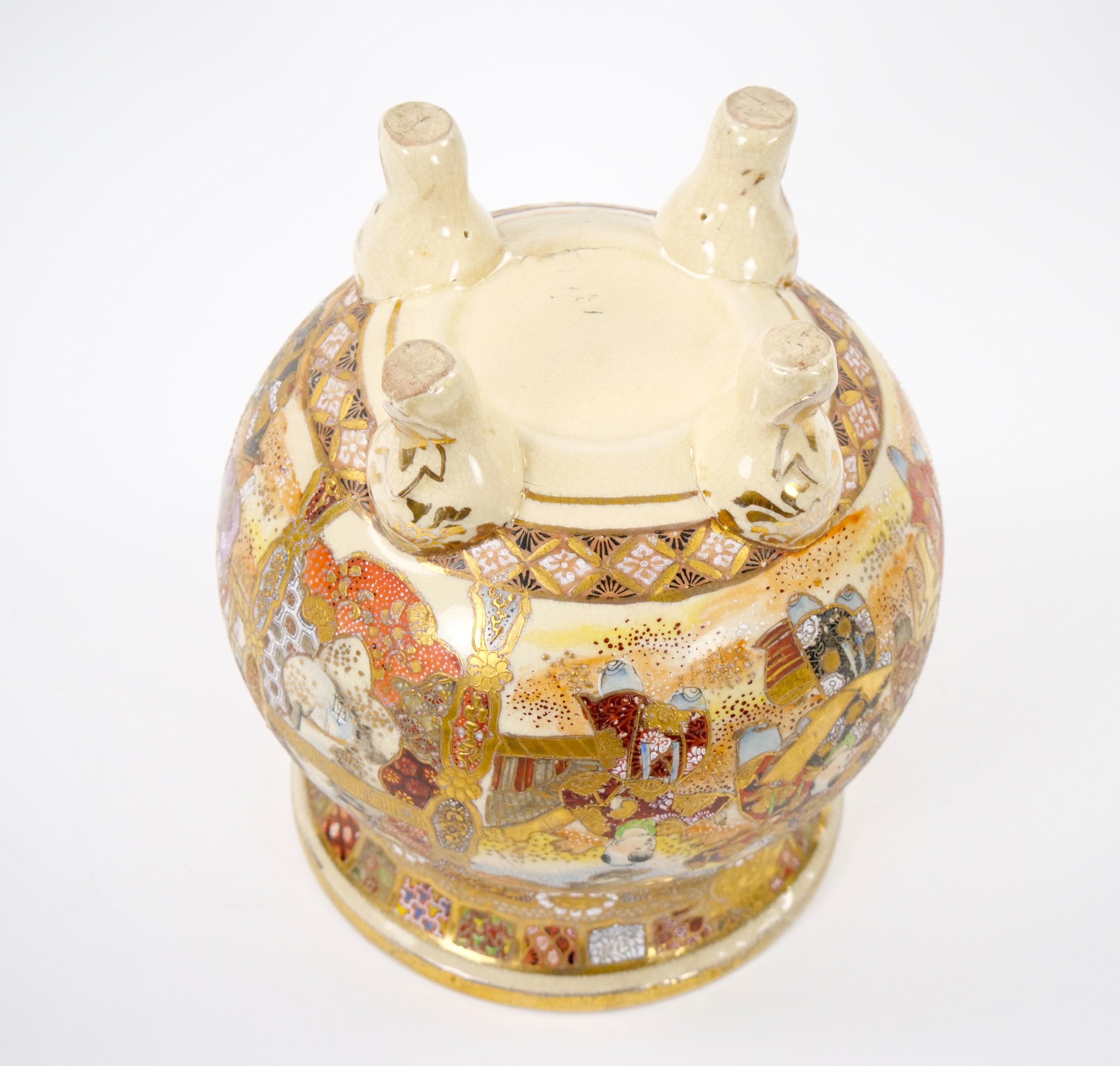 19th Century Hand Painted / Gilt Footed Satsuma Vase For Sale 7