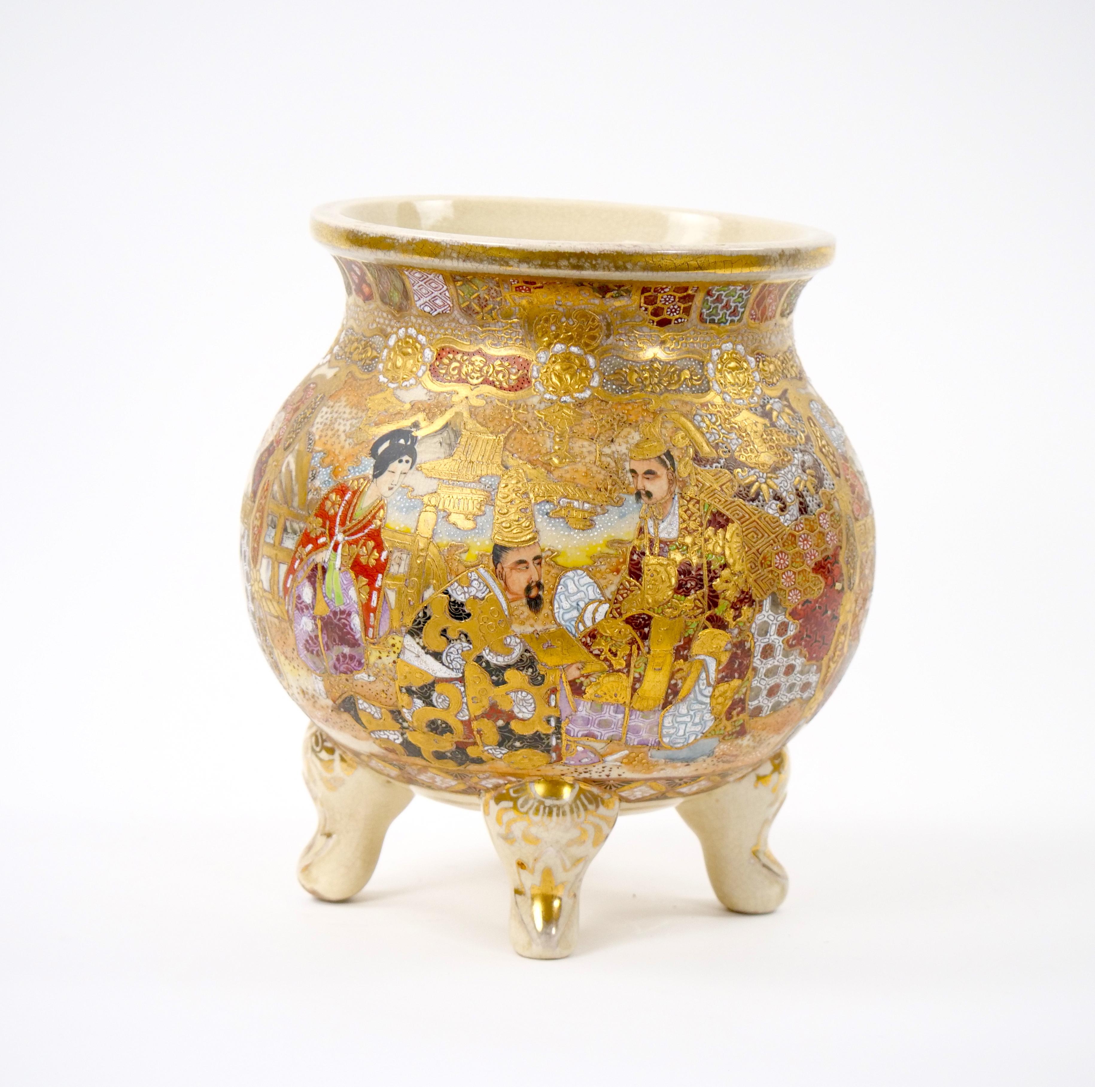 Asian 19th Century Hand Painted / Gilt Footed Satsuma Vase For Sale