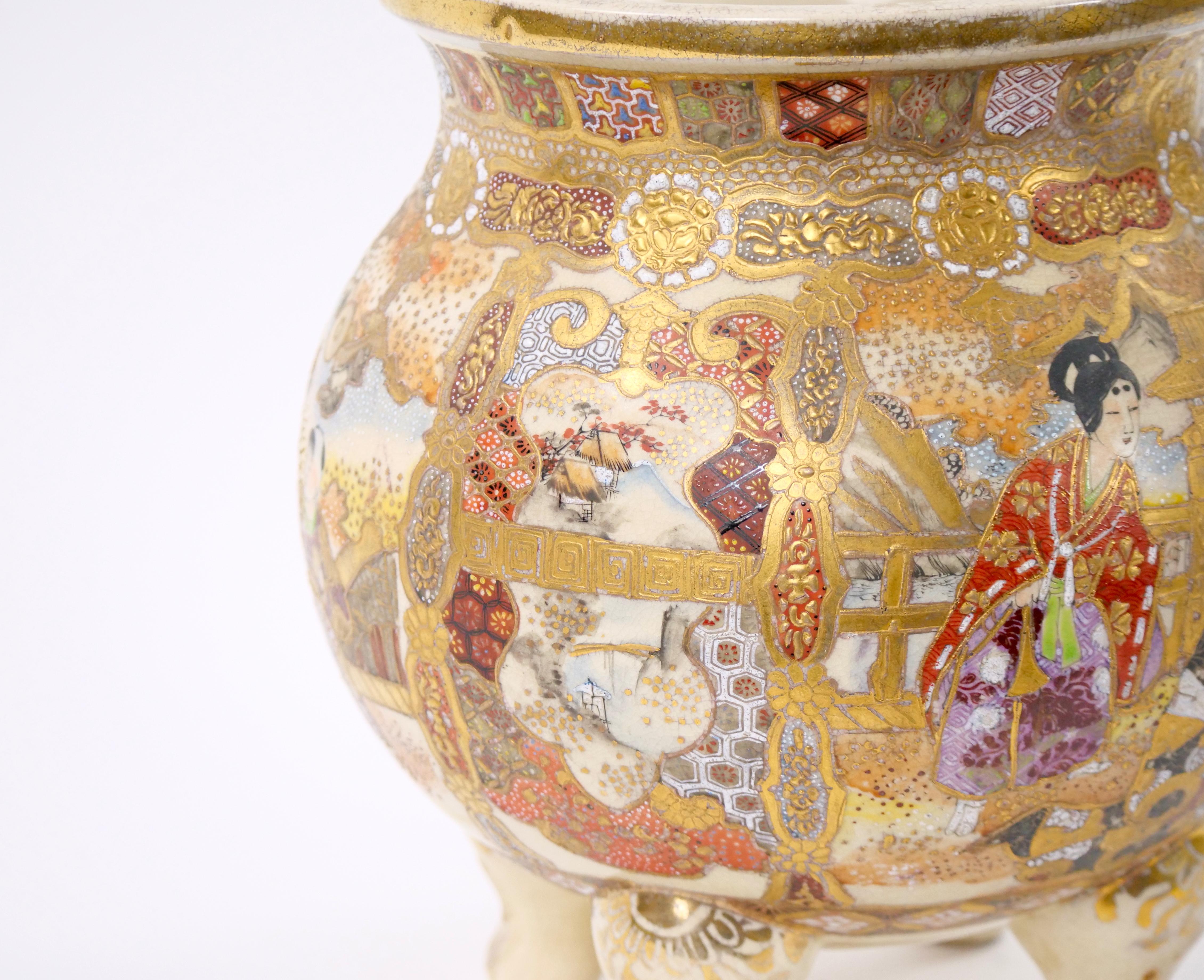 19th Century Hand Painted / Gilt Footed Satsuma Vase For Sale 3
