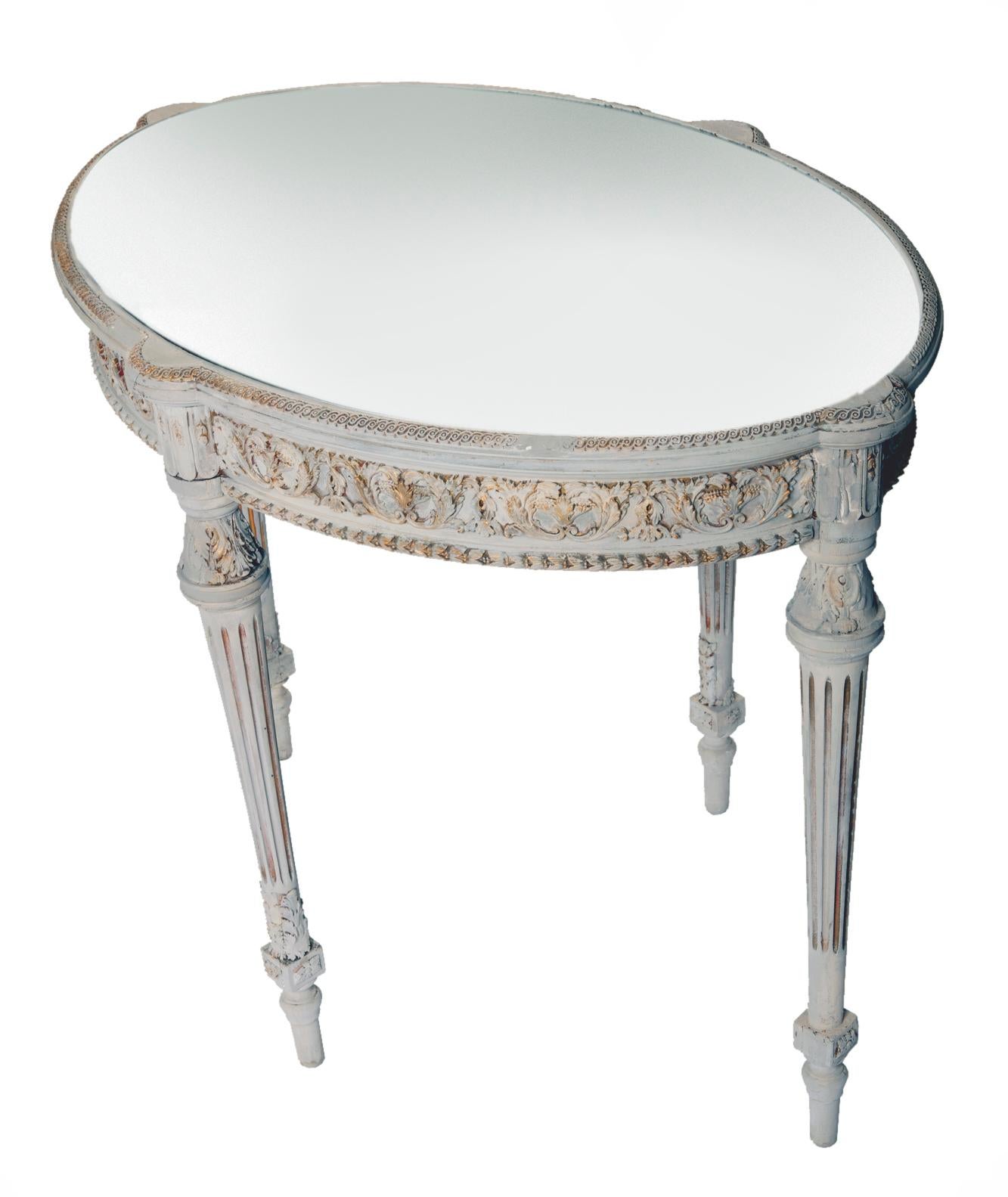 Ovaler handbemalter Gueridon-Tisch mit verspiegelter Platte aus dem 19. Jahrhundert (Louis XVI.) im Angebot
