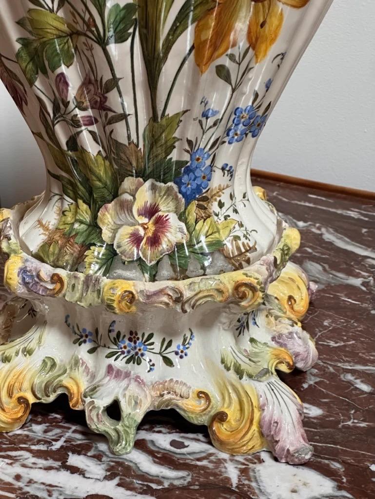 19th Century Hand-Painted Italian Faience Vase & Stand In Good Condition In Charlottesville, VA