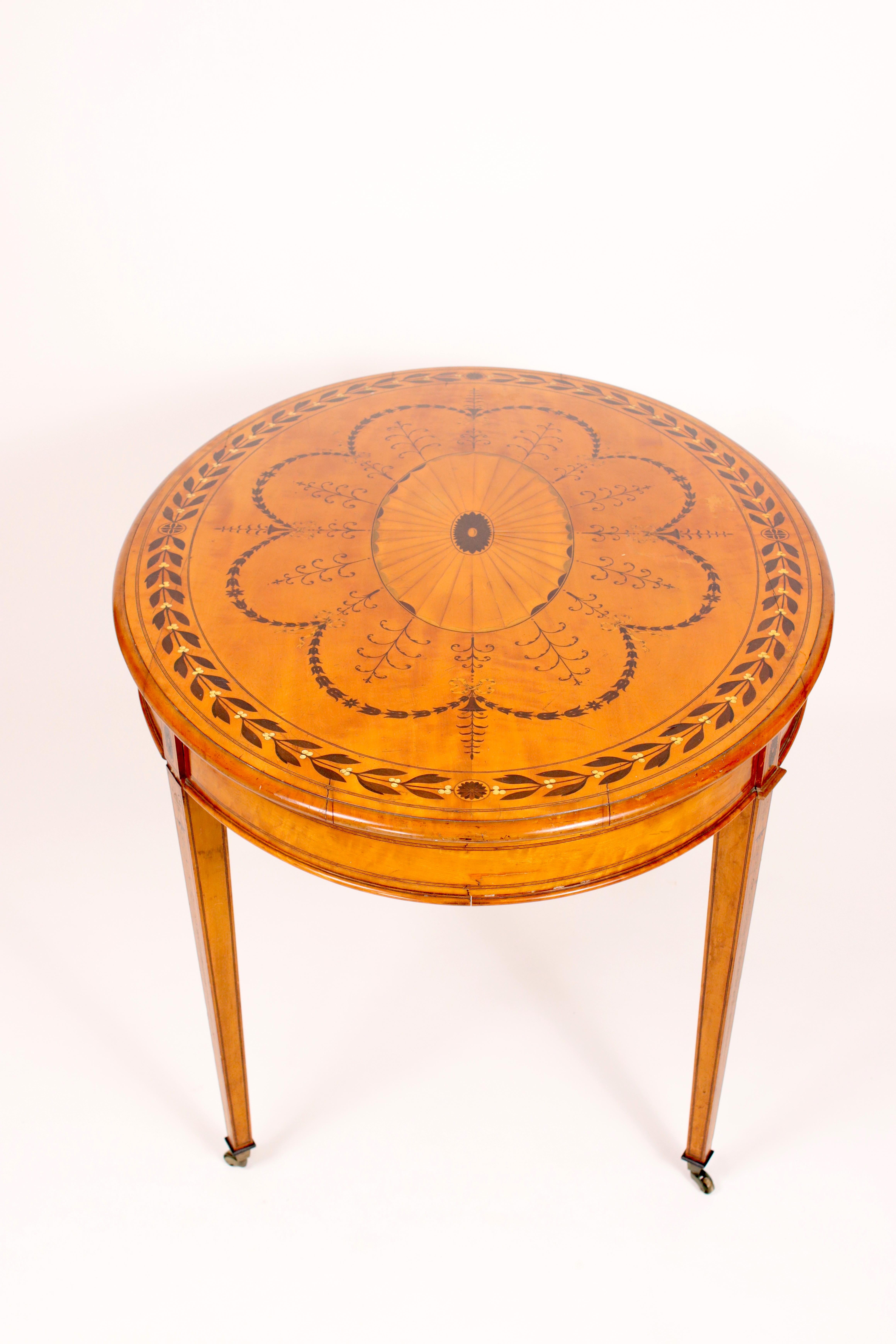 19. Jahrhundert Handbemalter, heller Tisch aus europäischem Satinholz, ovaler viktorianischer Mitteltisch im Zustand „Gut“ im Angebot in Lincoln, GB