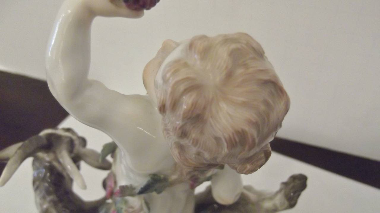 Figure de satyre et de chèvre en porcelaine de Meissen peinte à la main au 19e siècle Excellent état à Lambertville, NJ
