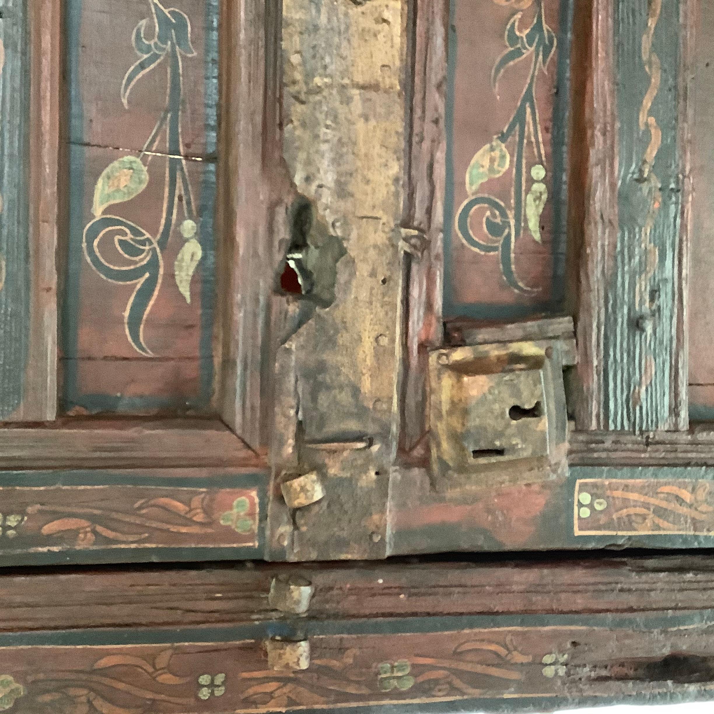Ferronnerie Portes doubles marocaines anciennes peintes à la main du 19ème siècle en vente