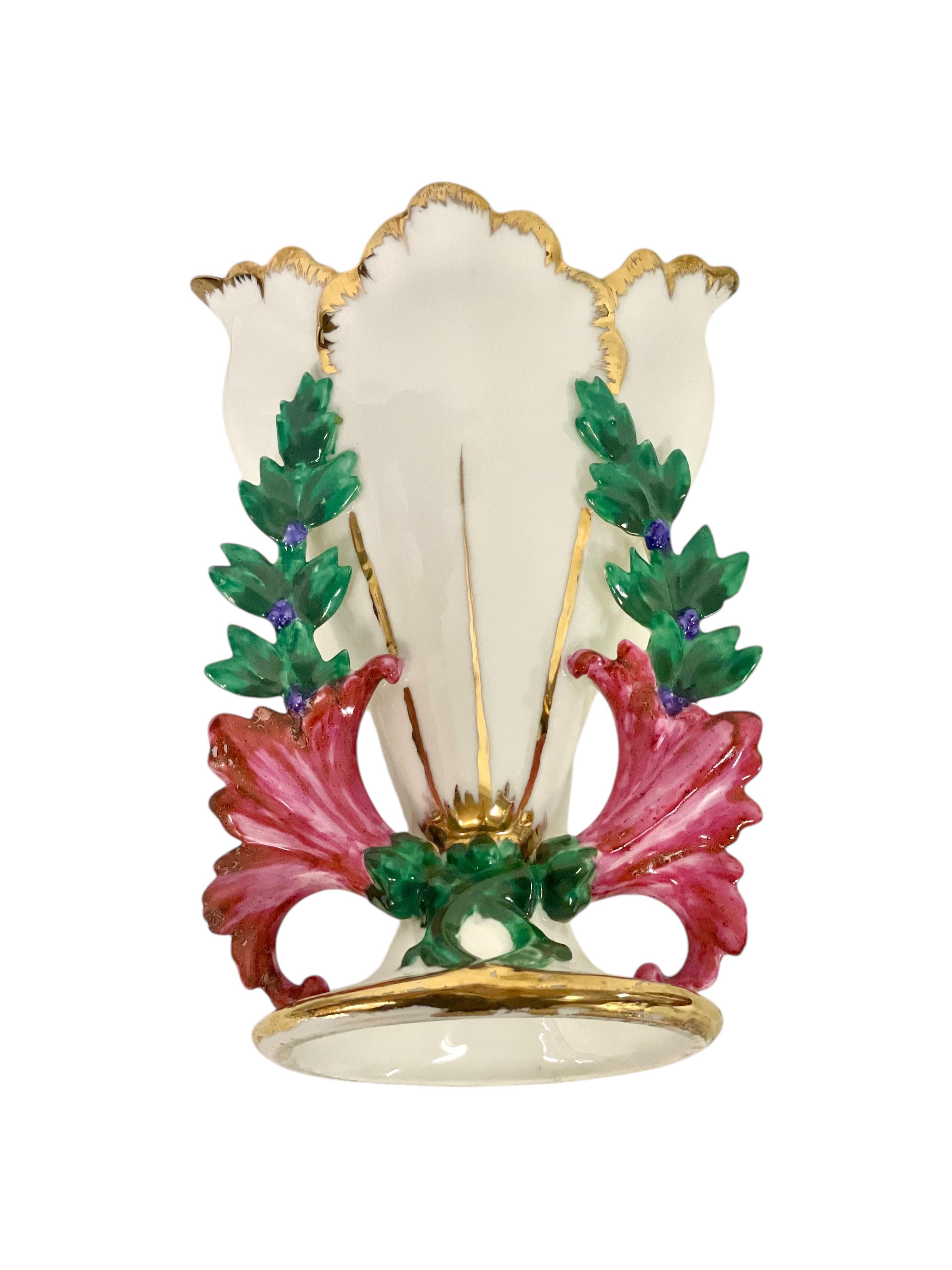 Vaso nuziale in porcellana del XIX secolo con accenti dorati in vendita 5