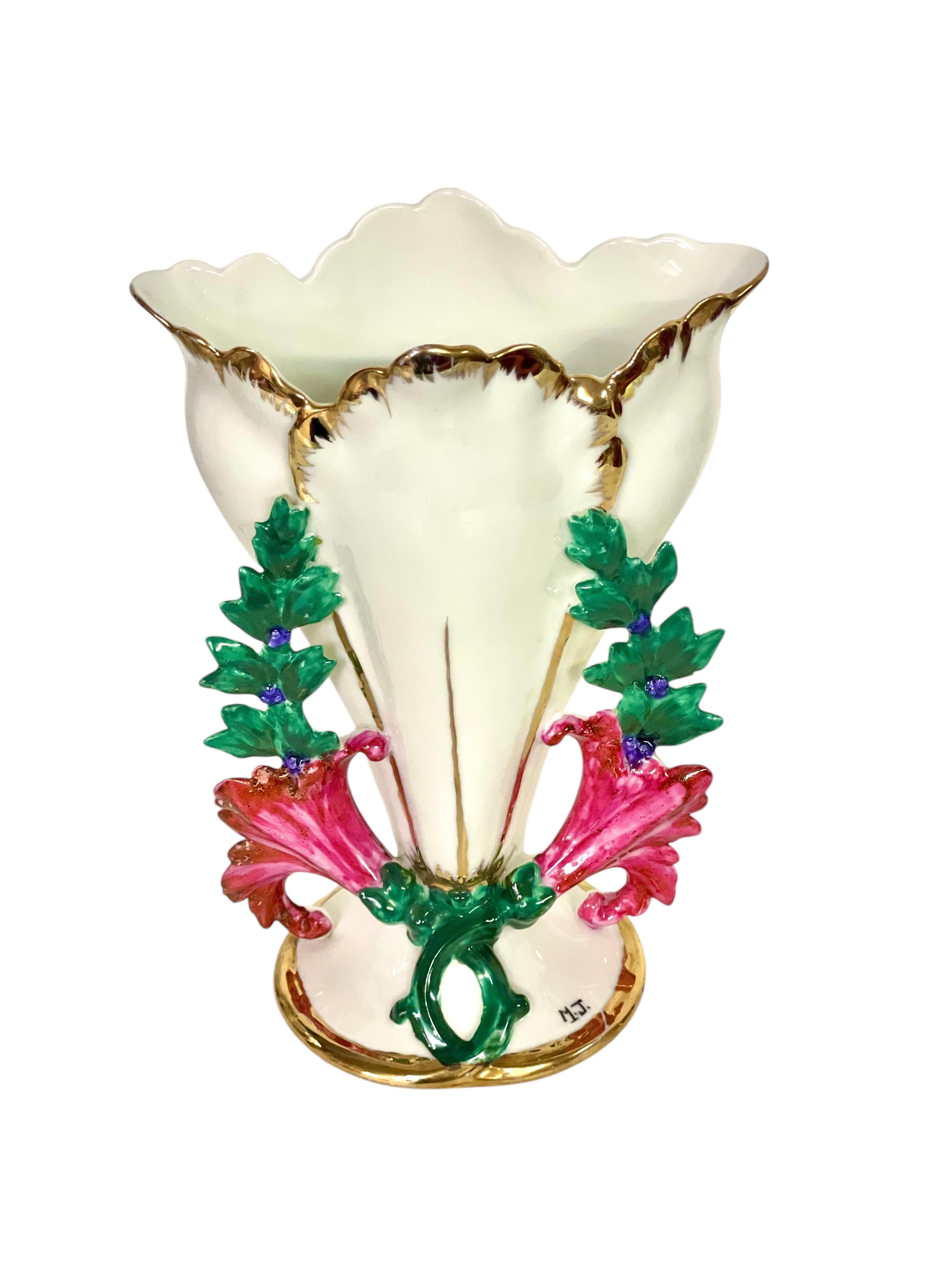 Vaso nuziale in porcellana del XIX secolo con accenti dorati in vendita 1