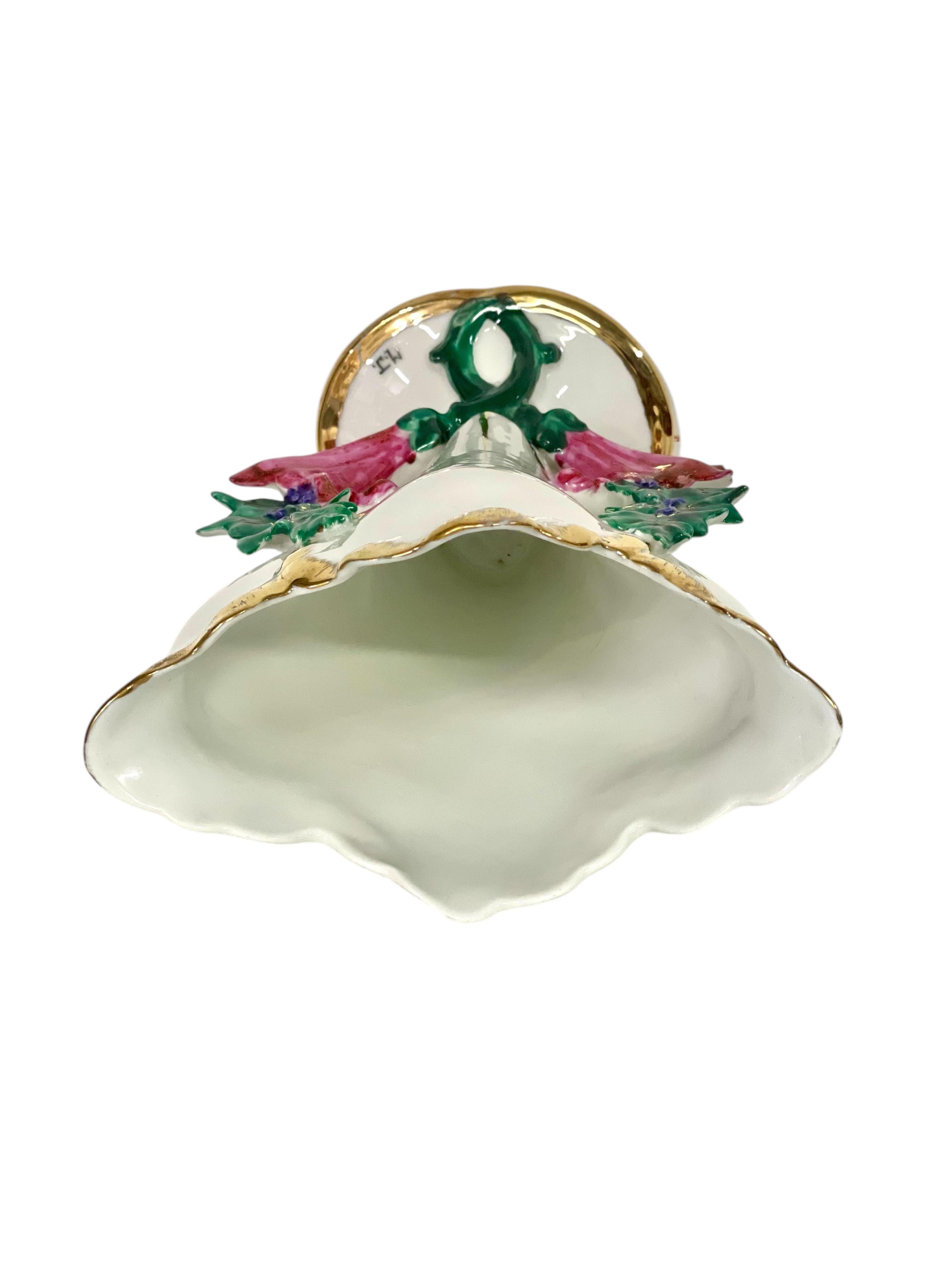 Vaso nuziale in porcellana del XIX secolo con accenti dorati in vendita 3