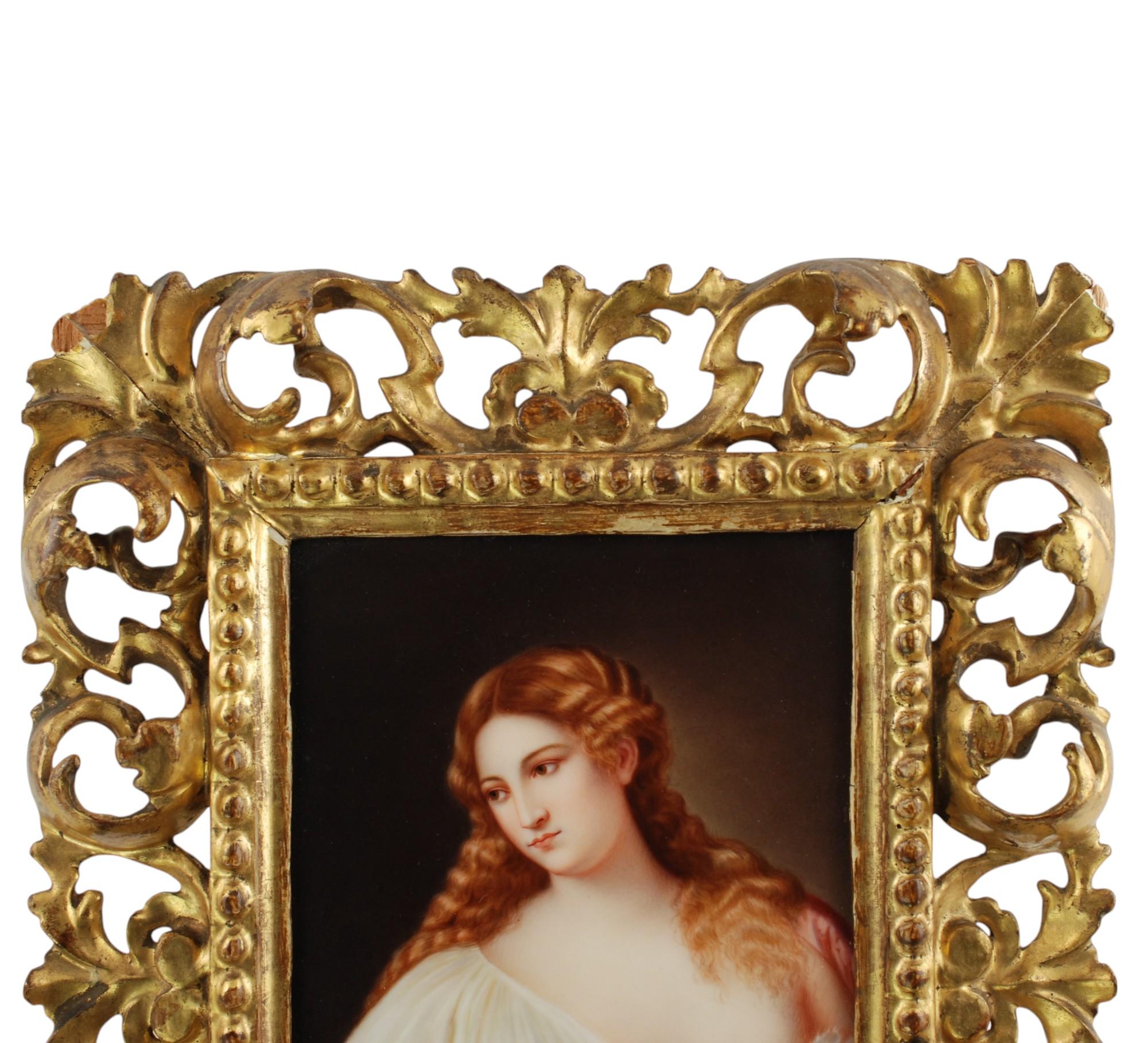Doré Plaque en porcelaine peinte à la main du 19ème siècle, « Flora » d'après le Titien, signée par Rau en vente