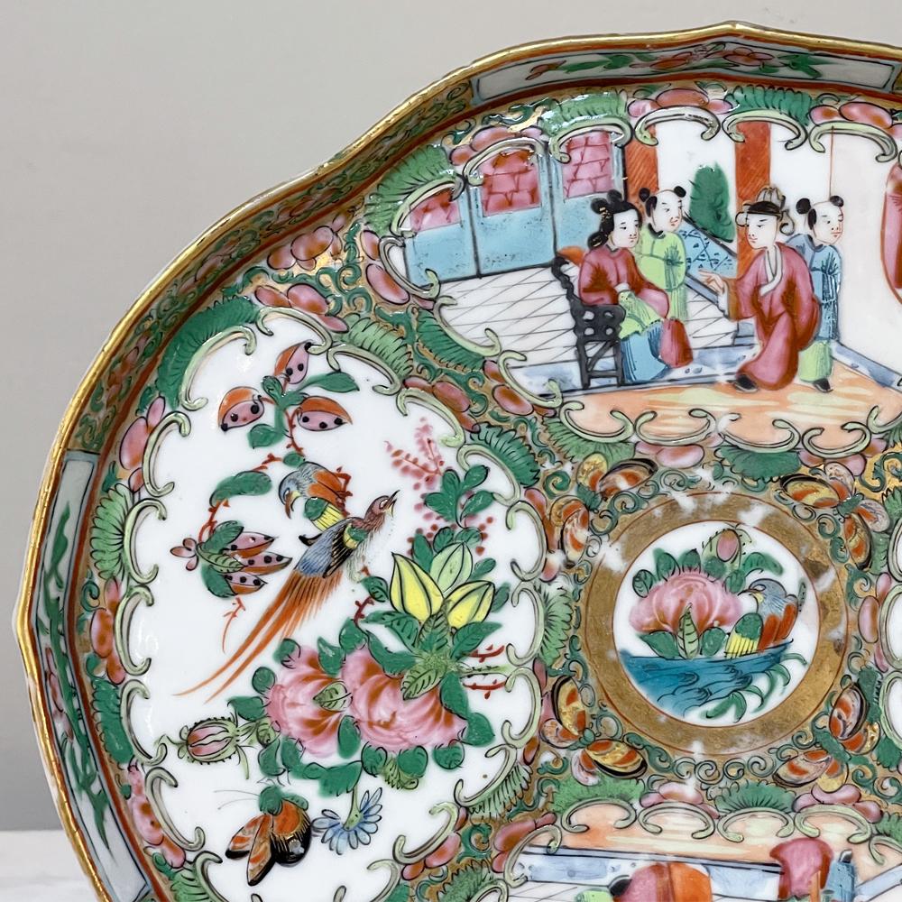 19th Century Hand-Painted Rose Medallion Oval Platter In Good Condition In Dallas, TX