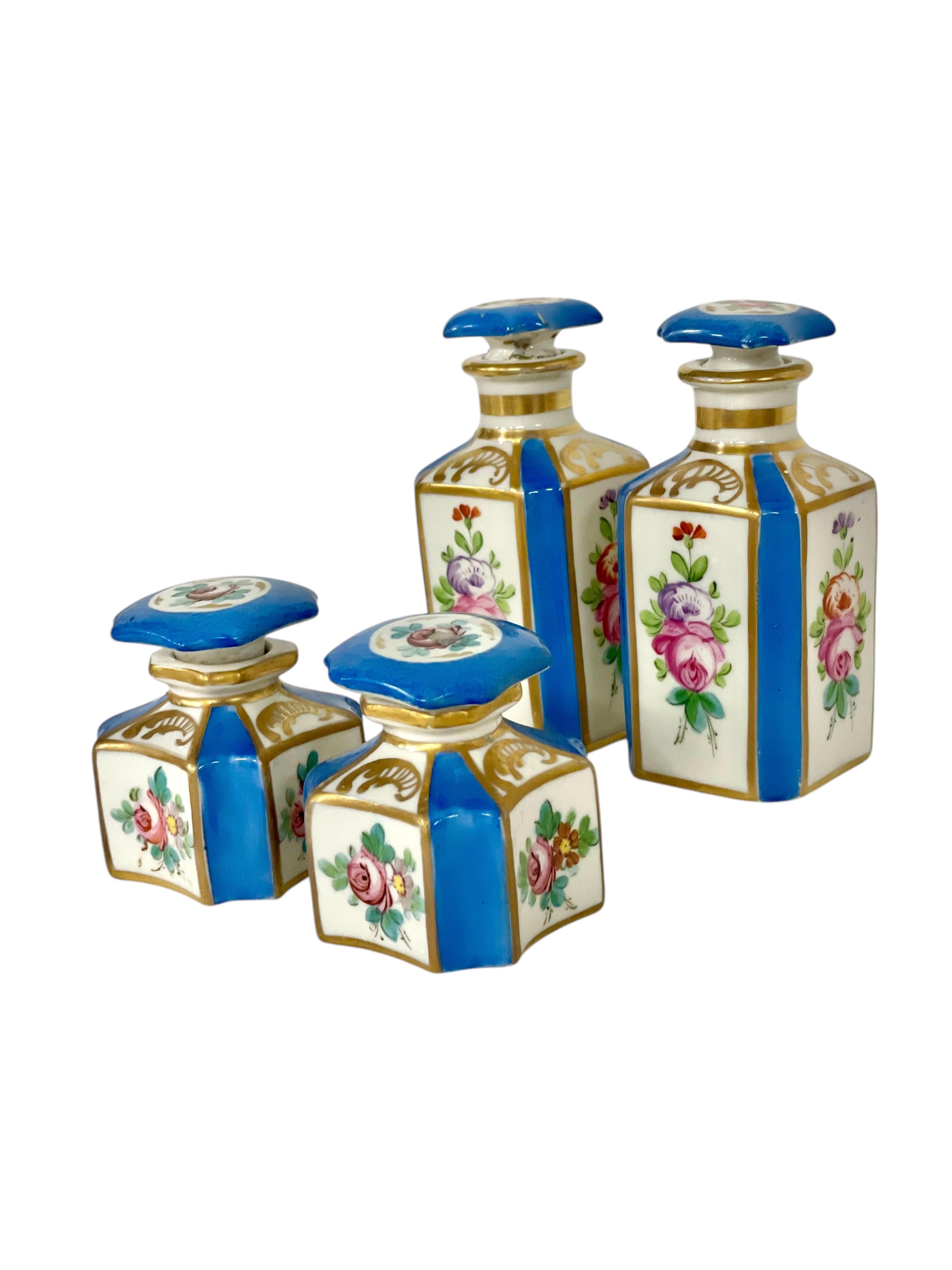 Set di profumi in porcellana di Sèvres dipinto a mano del XIX secolo in vendita 6