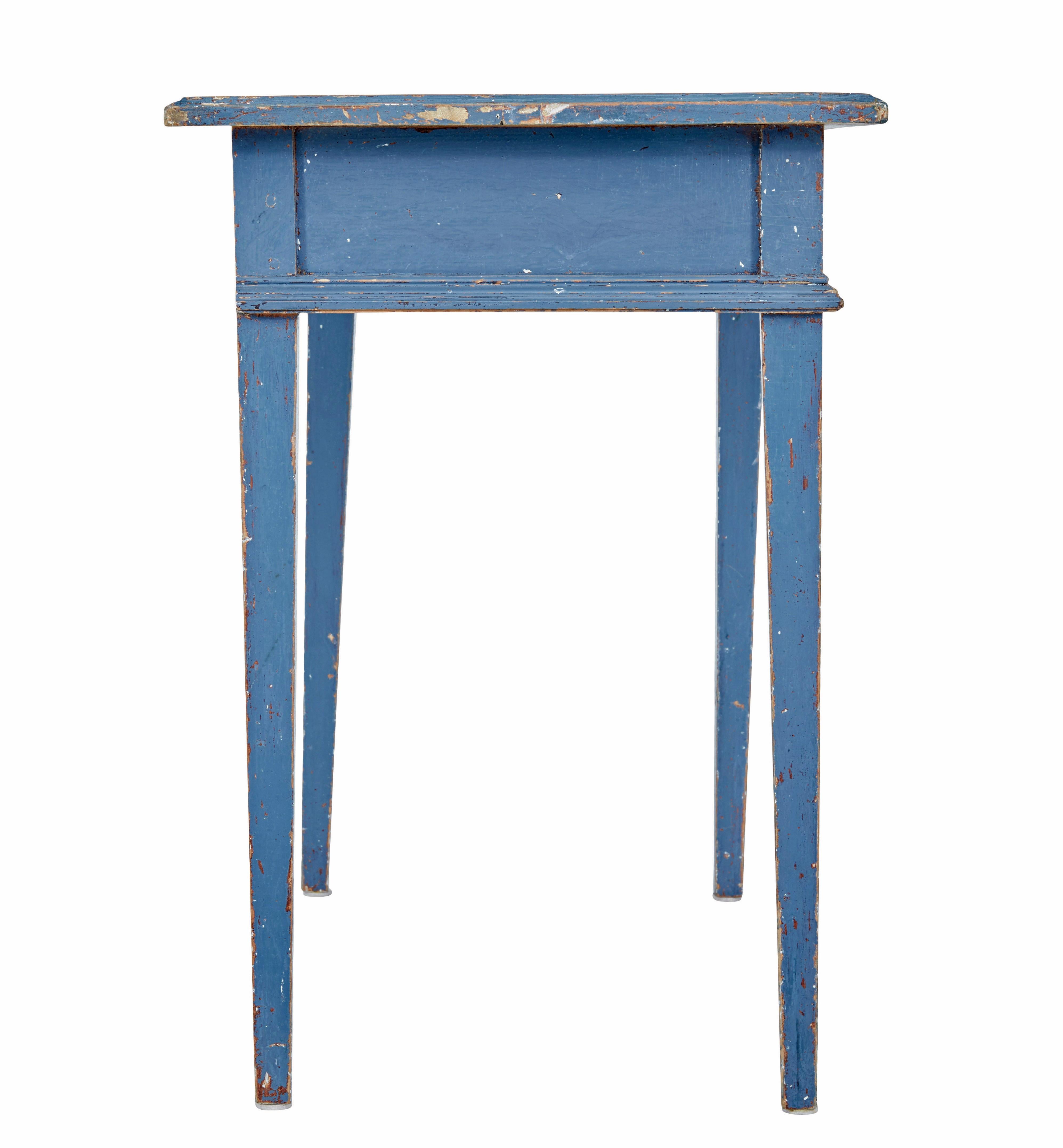 Pine 19th century hand painted Swedish side table For Sale