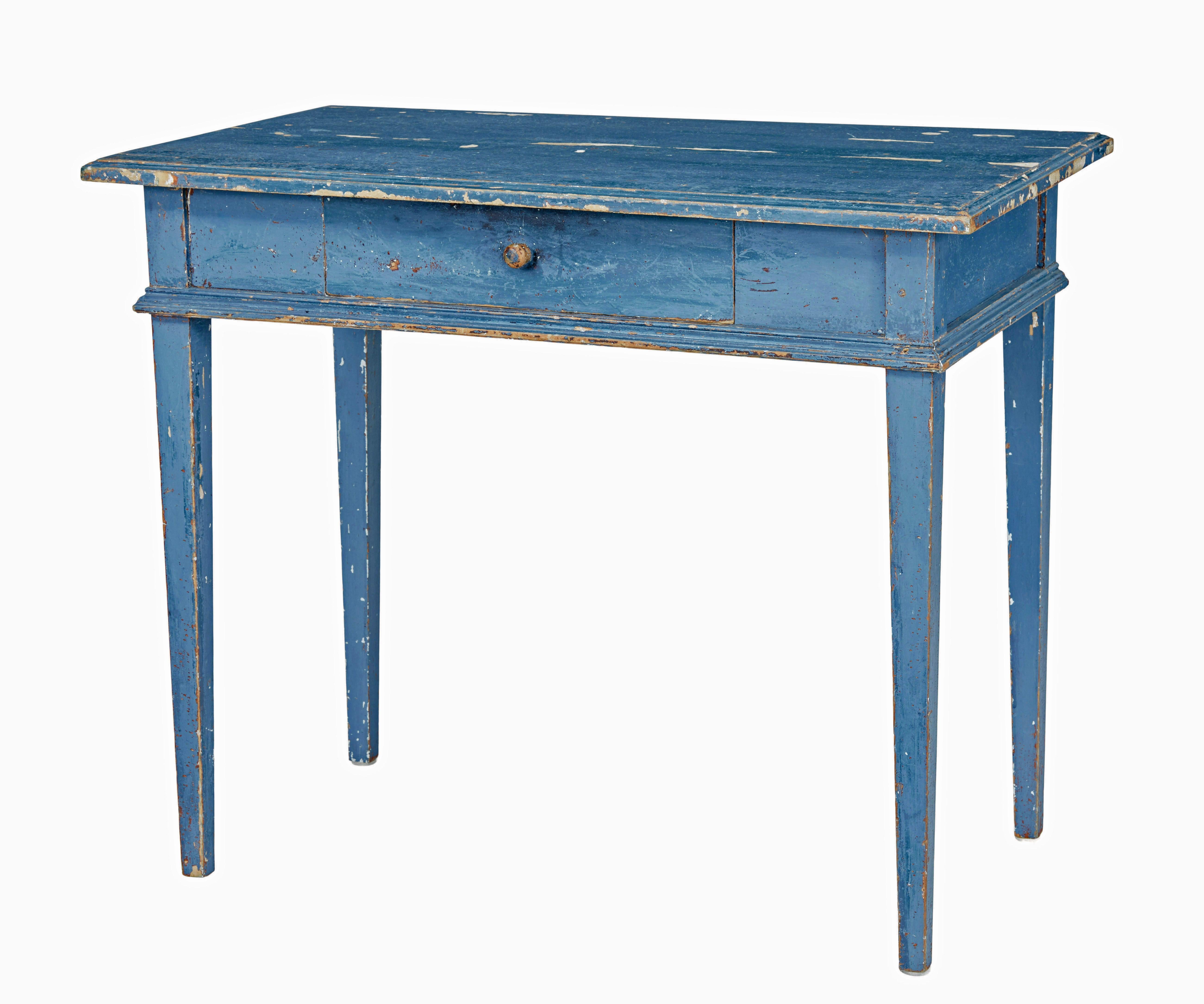 Pin Table d'appoint suédoise peinte à la main au 19e siècle en vente