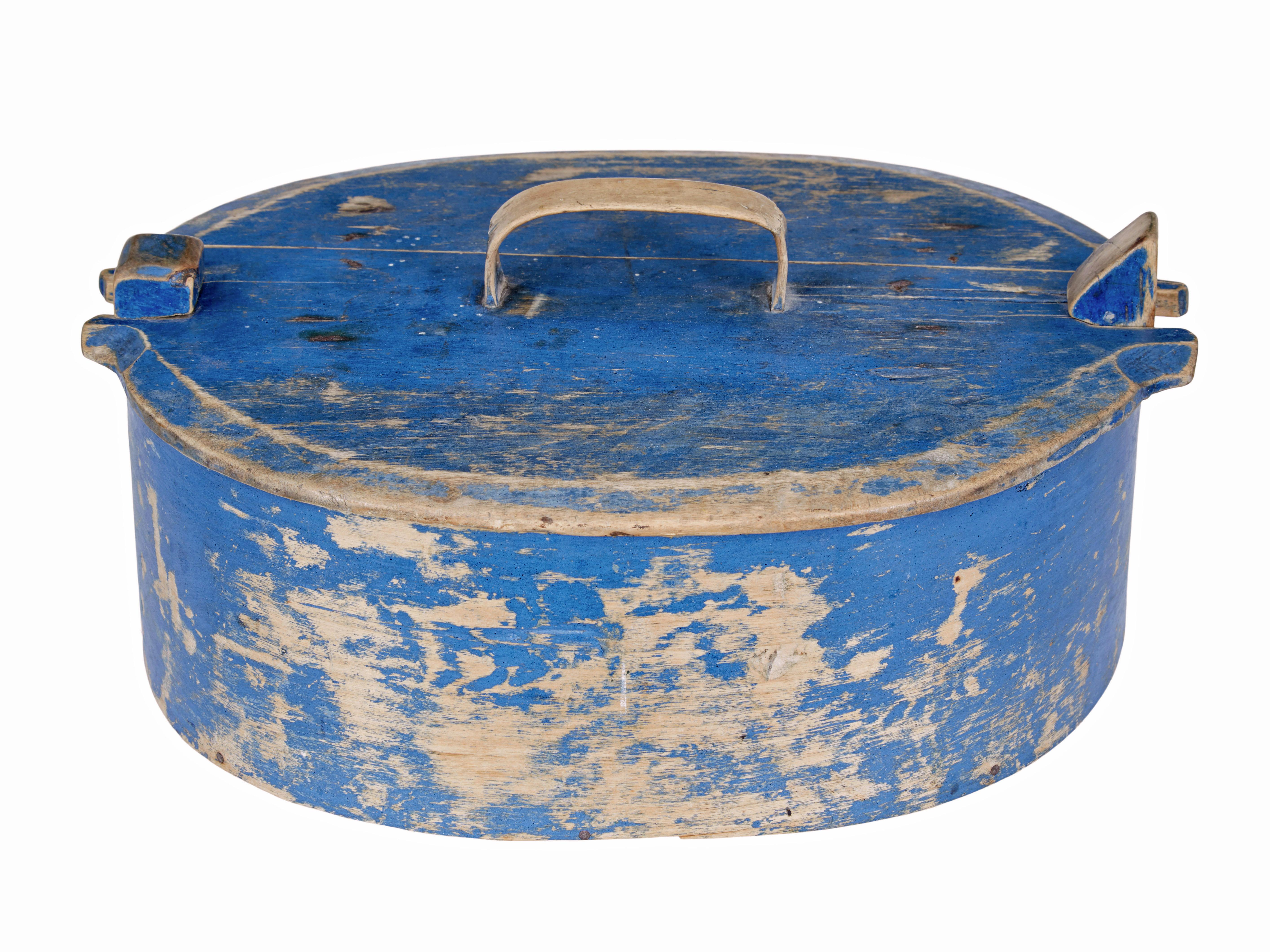Pine 19th Century hand painted tine decorative box For Sale