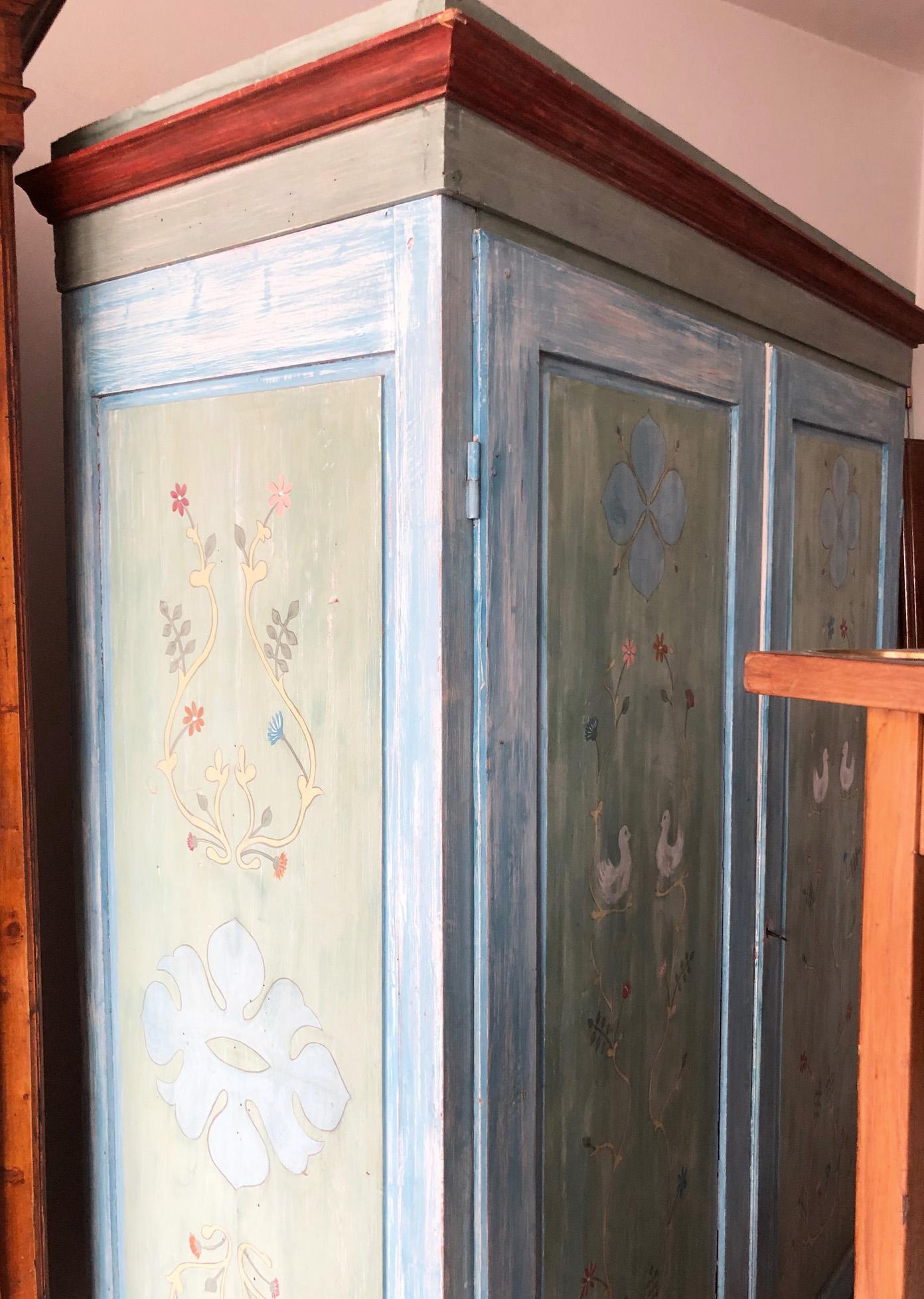 19th Century Hand Painted Tuscan Wardrobe with Two Doors In Good Condition In Buggiano, IT