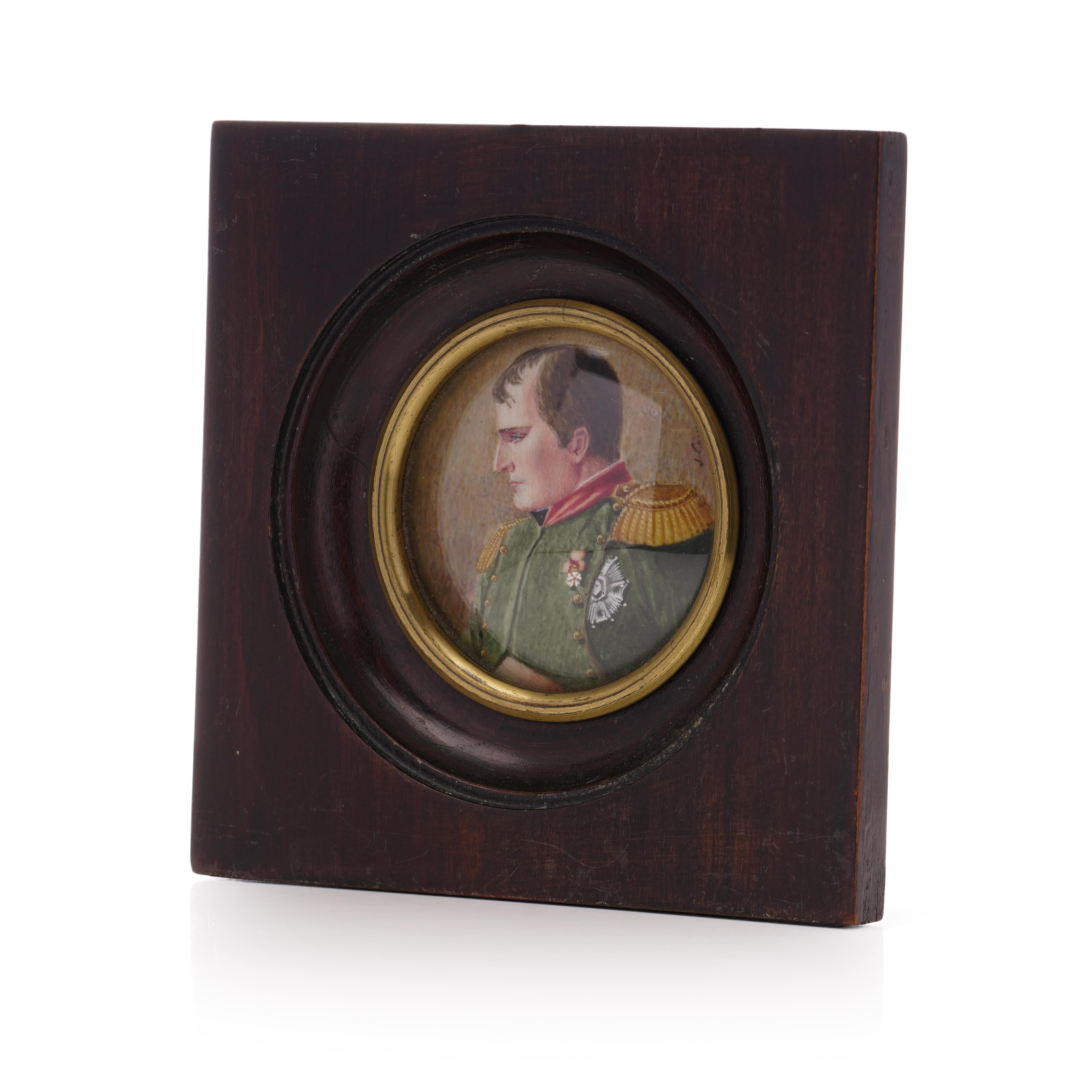 Milieu du XIXe siècle Portrait miniature de Napoléon Ier peint à la main à l'aquarelle au XIXe siècle  en vente