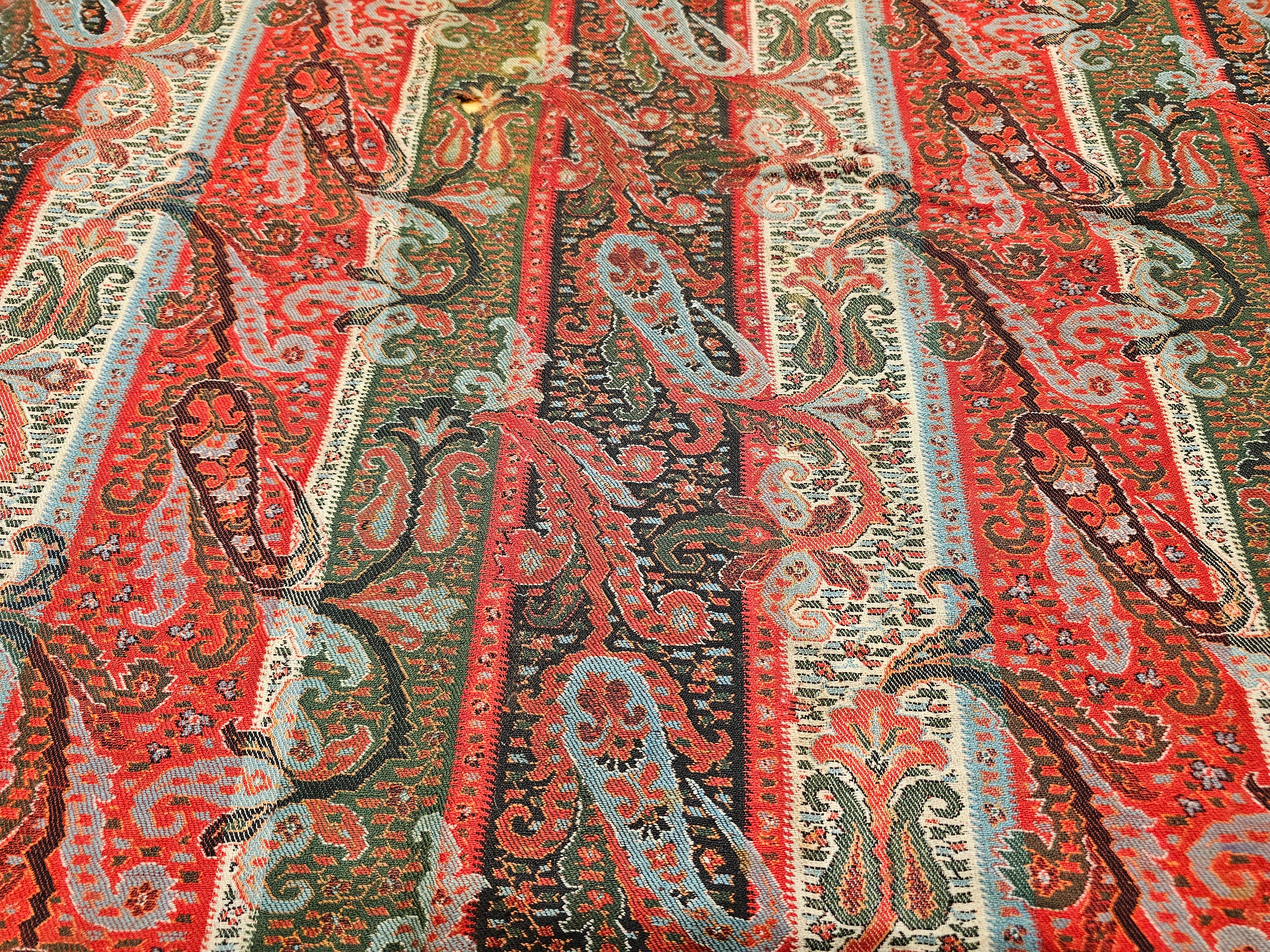 19th Century Hand-Woven Paisley Shawl In Good Condition For Sale In Barrington, IL