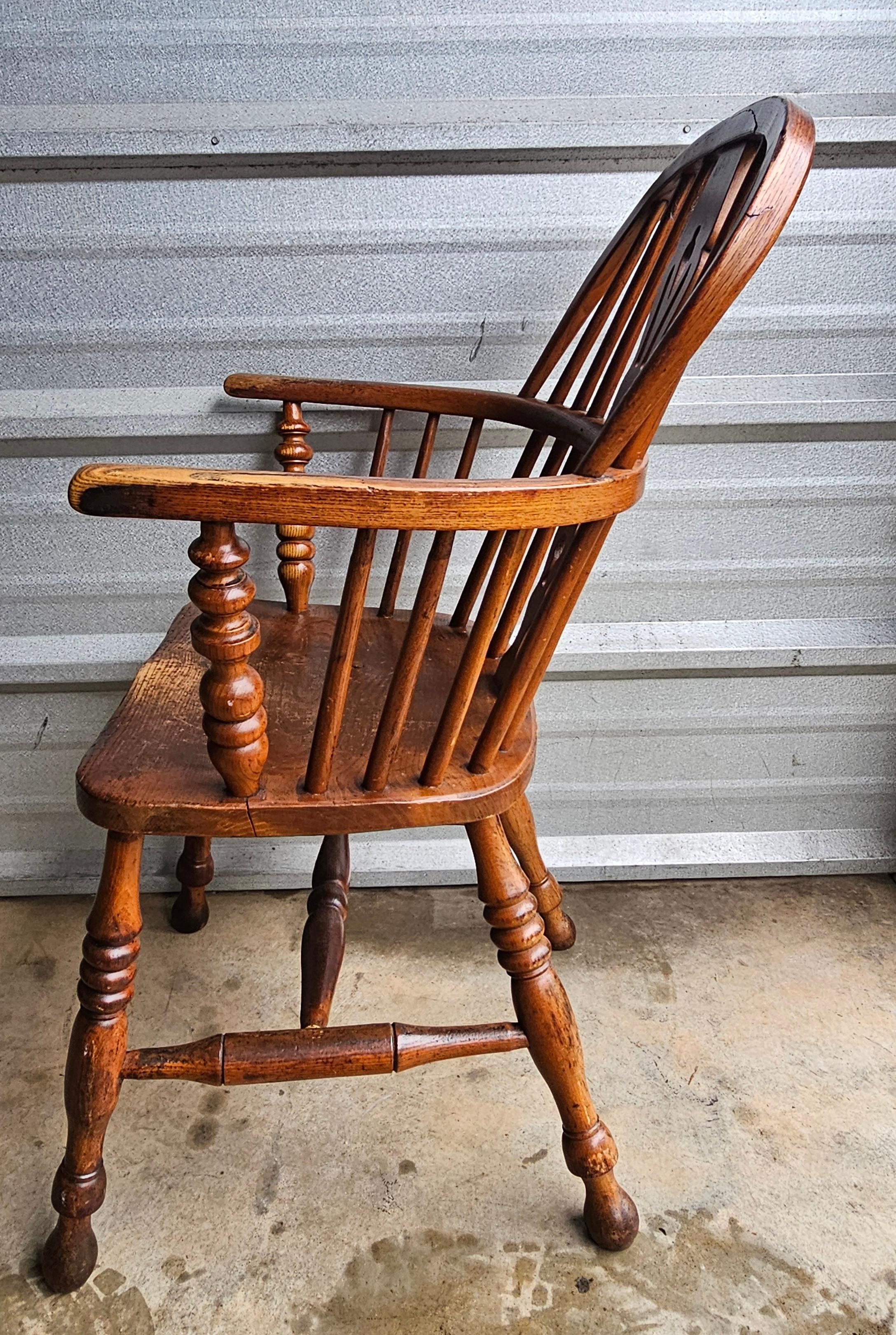 Americano Poltrona Windsor in Oak inglese del 19° secolo, realizzata a mano in vendita
