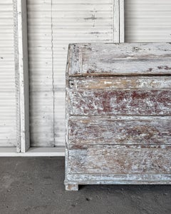 Scrittoio svedese in pino del 19° secolo con vernice trascinata