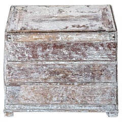 Scrittoio svedese in pino del 19° secolo con vernice trascinata