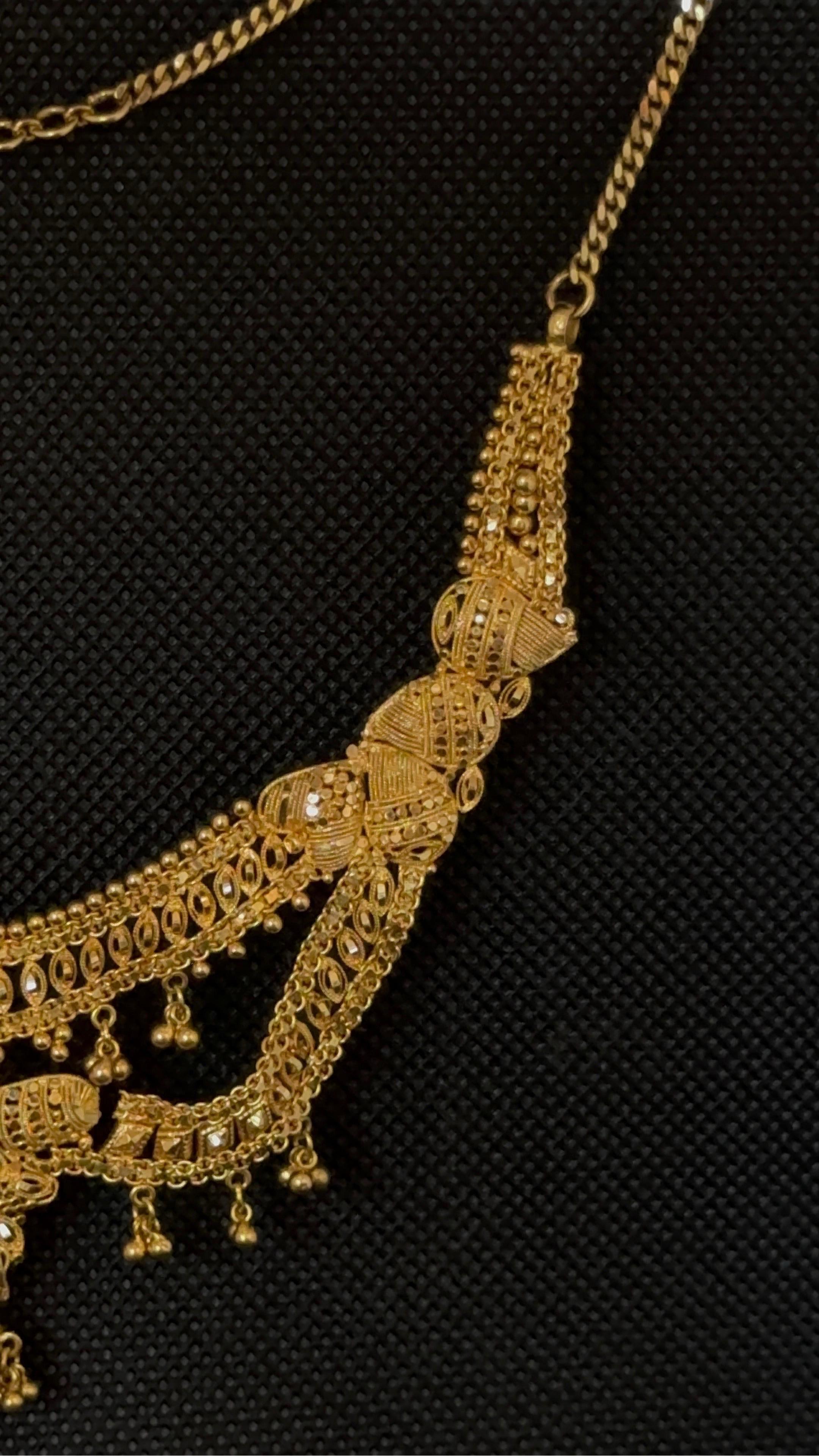 Collier de mariage indien en or jaune 18 carats, fabriqué à la main au 19ème siècle en vente 1