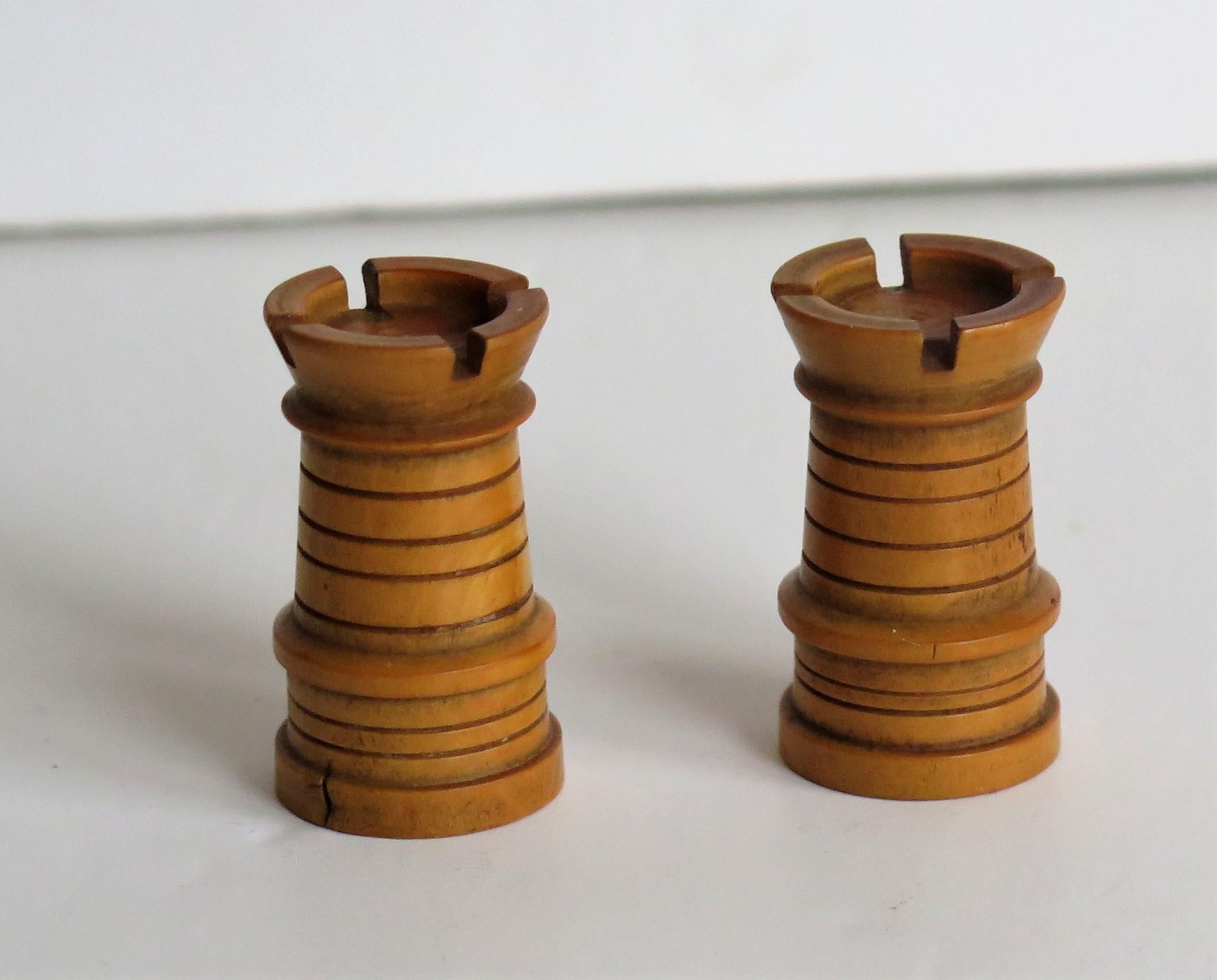 19th Century Handmade Hardwood Chess Set in St. George or Old English Pattern 4