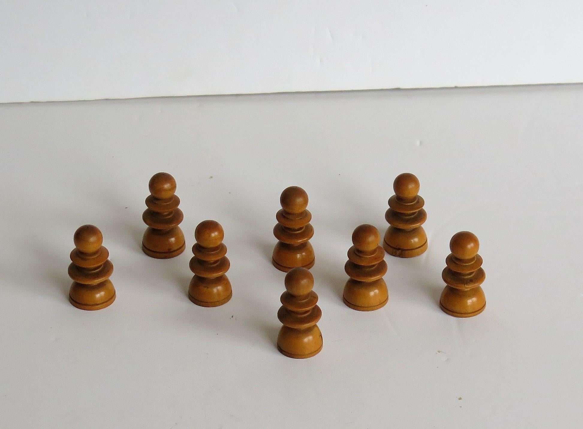 19th Century Handmade Hardwood Chess Set in St. George or Old English Pattern 7