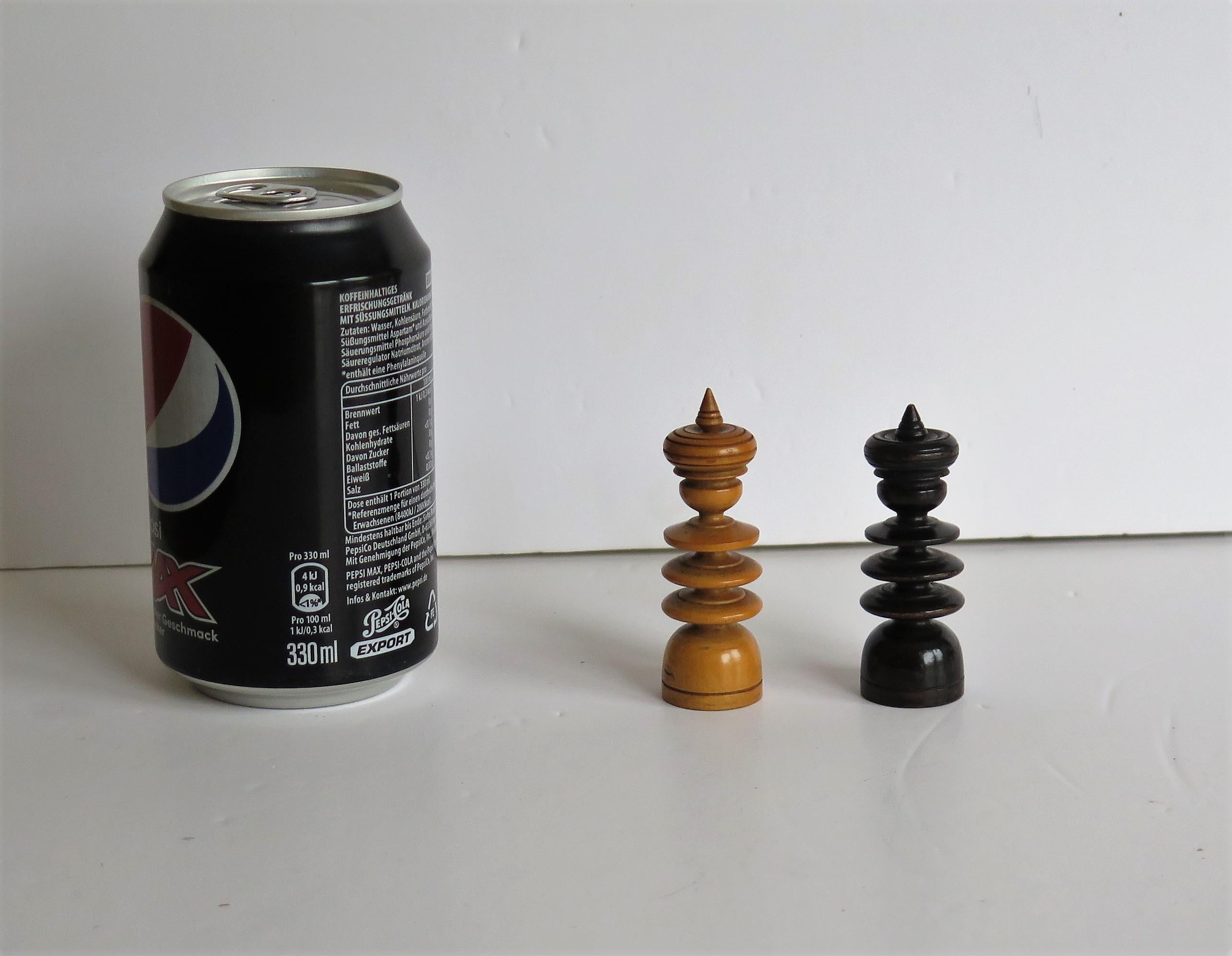 19th Century Handmade Hardwood Chess Set in St. George or Old English Pattern 11