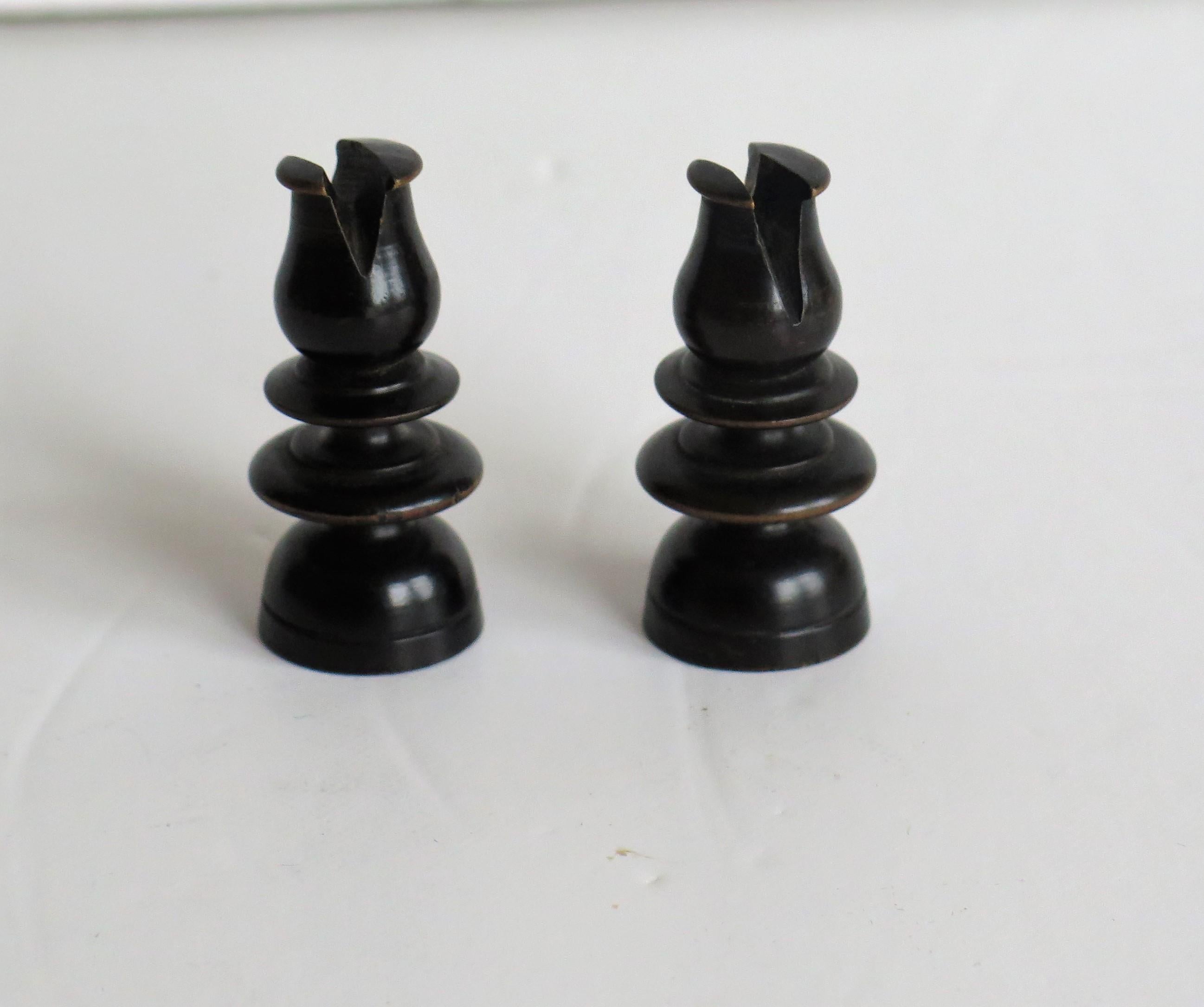 19th Century Handmade Hardwood Chess Set in St. George or Old English Pattern In Good Condition In Lincoln, Lincolnshire