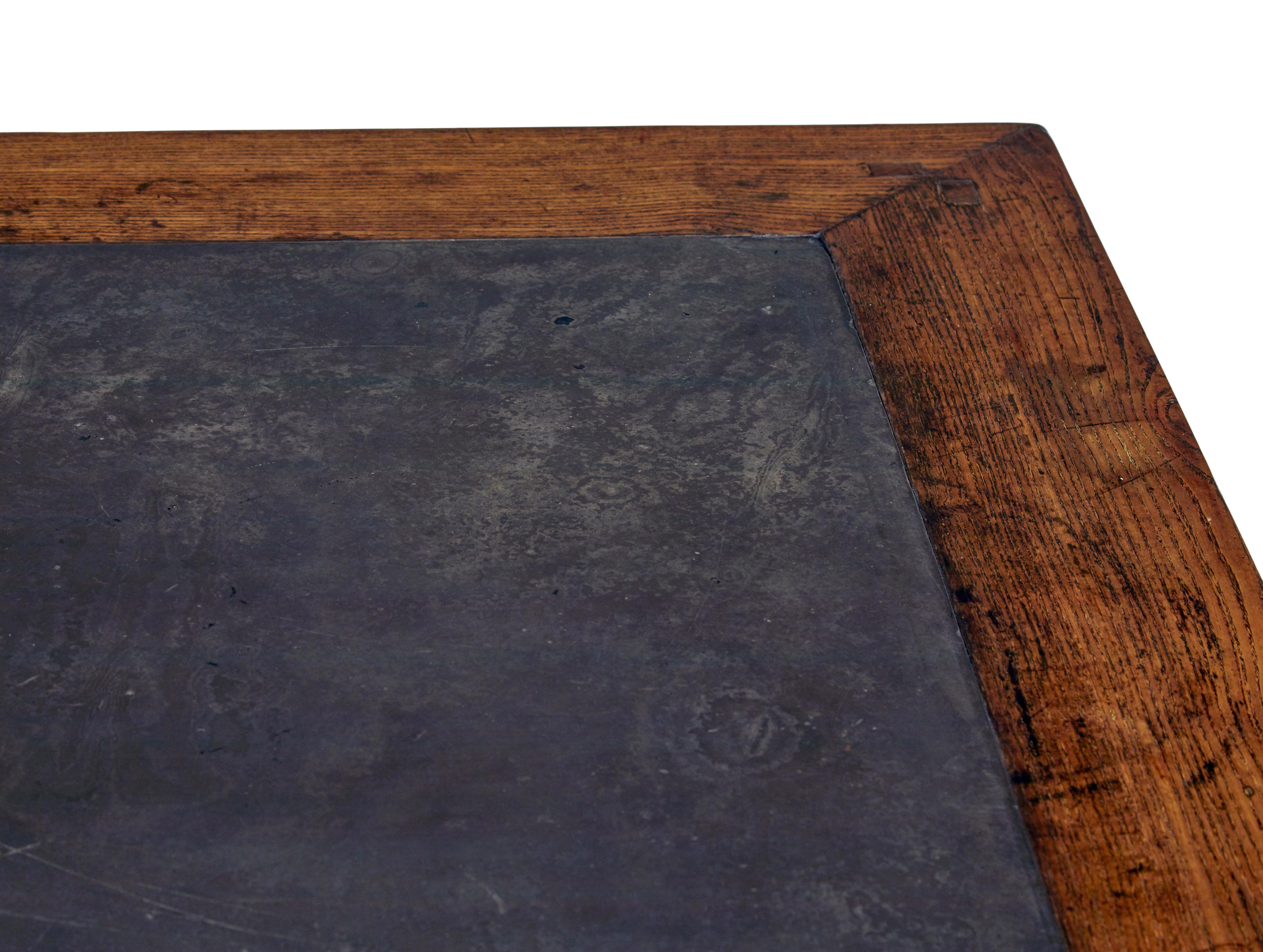 Mesa de centro de mármol de madera dura del siglo XIX Tallado en venta