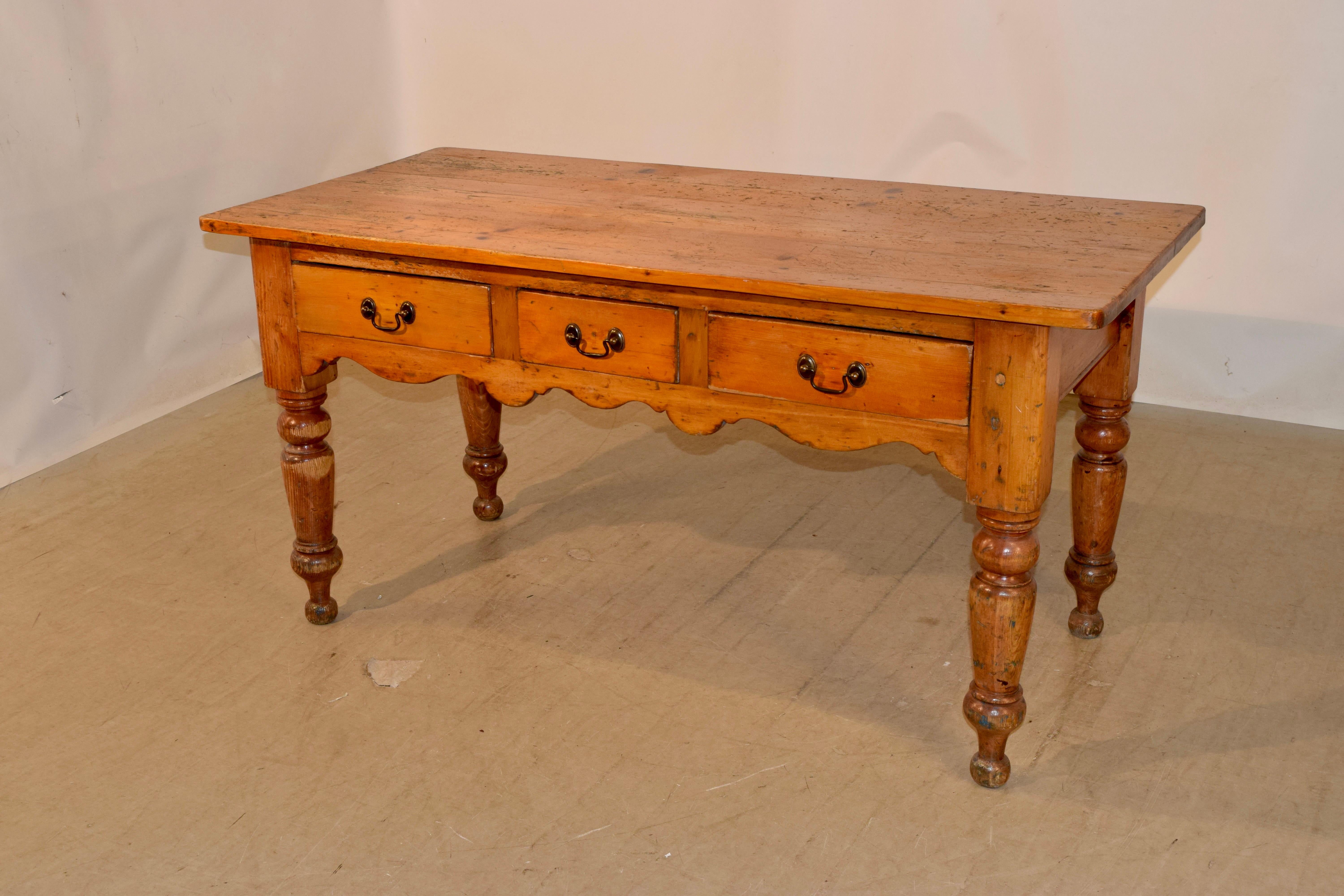 English 19th Century Harvest Table For Sale