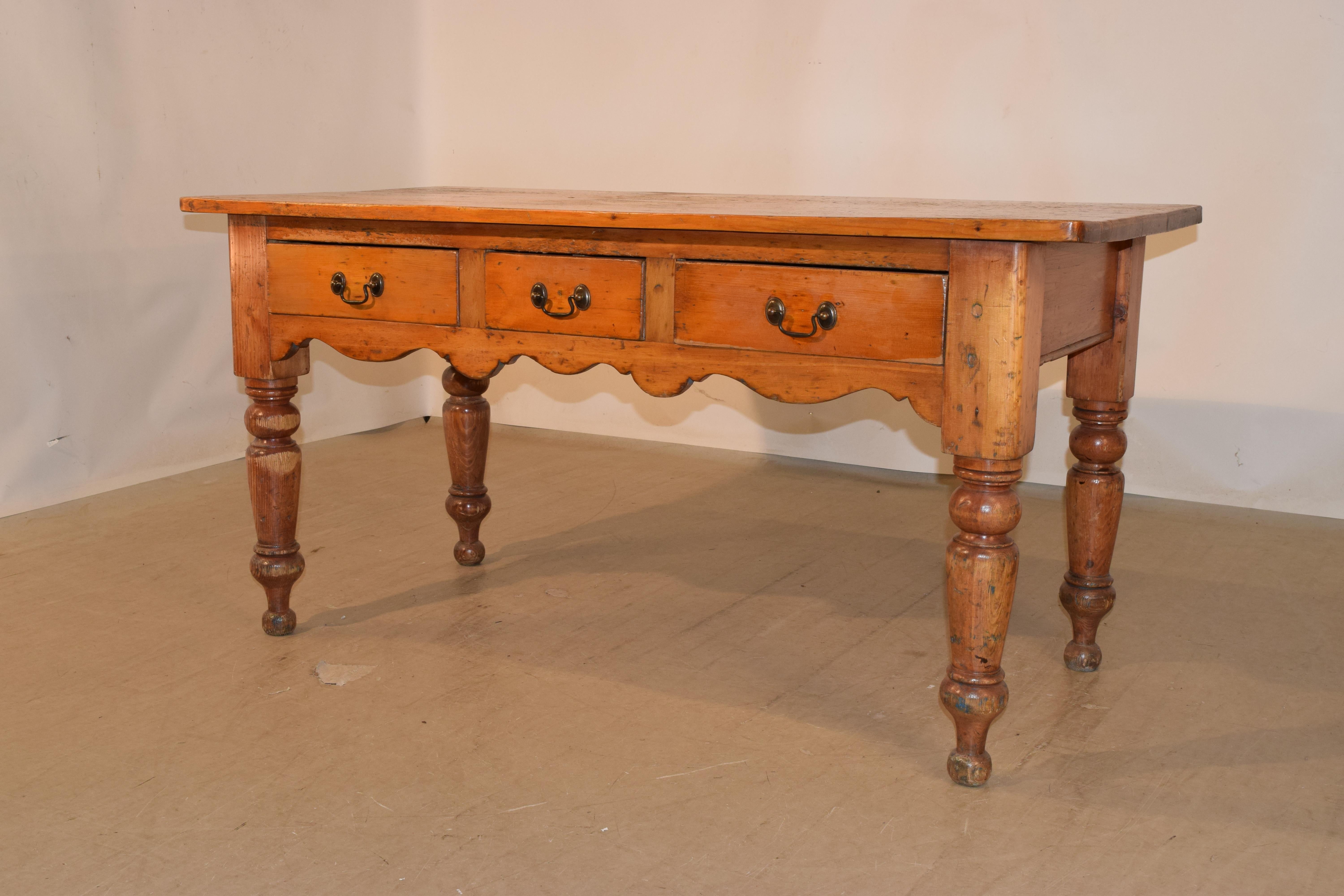 19th Century Harvest Table In Good Condition For Sale In High Point, NC