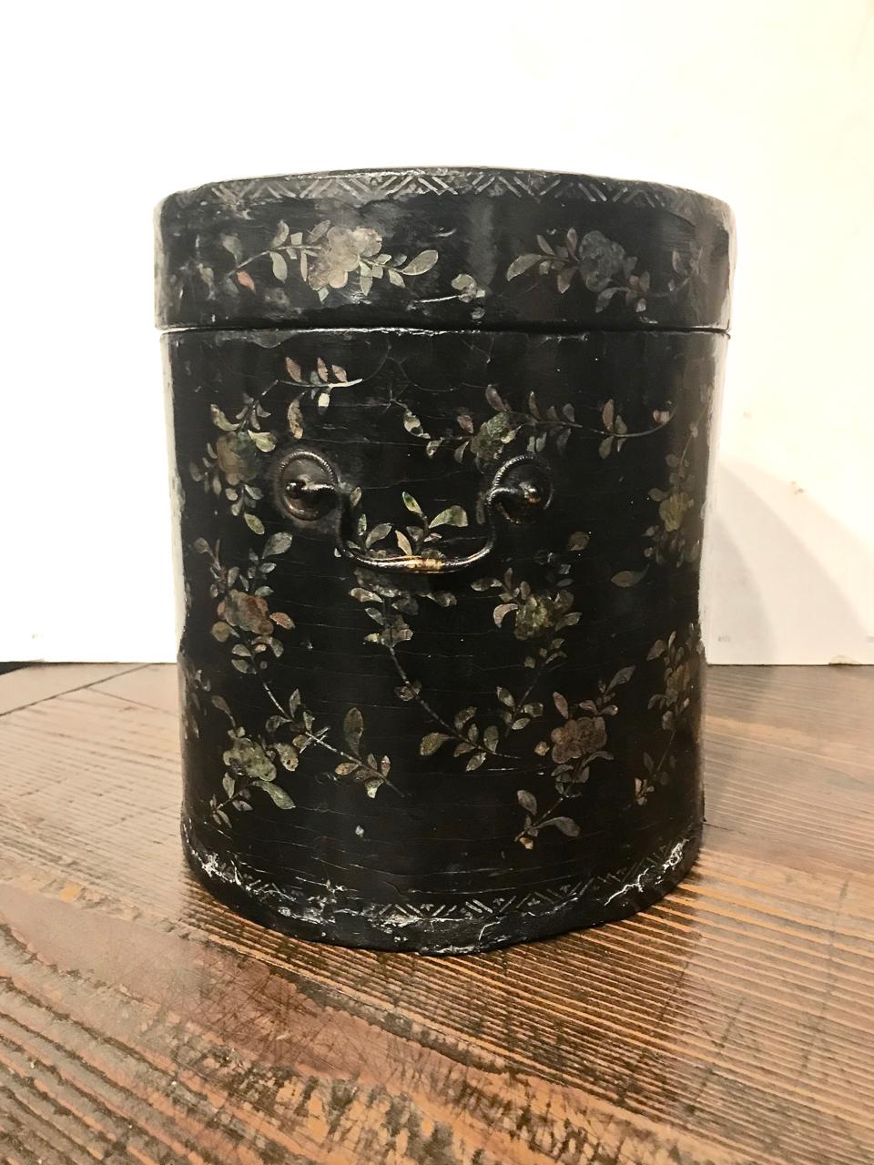 19th Century Hat Box In Fair Condition For Sale In Pasadena, CA