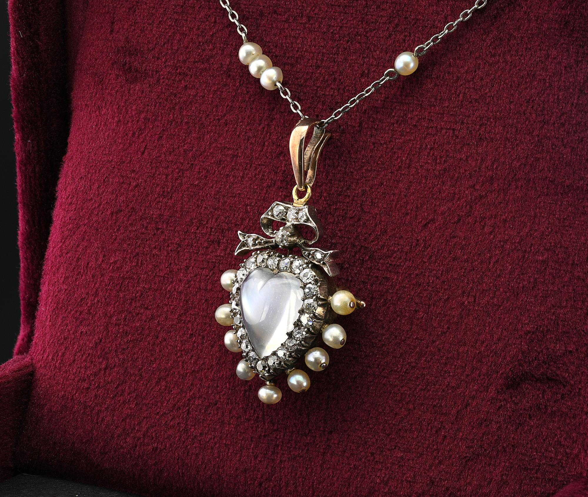 Vioctorianischer Herz geschnitzter Mondstein 1,40 Karat Diamant-Perlen-Anhänger  Brosche Kette im Angebot 4