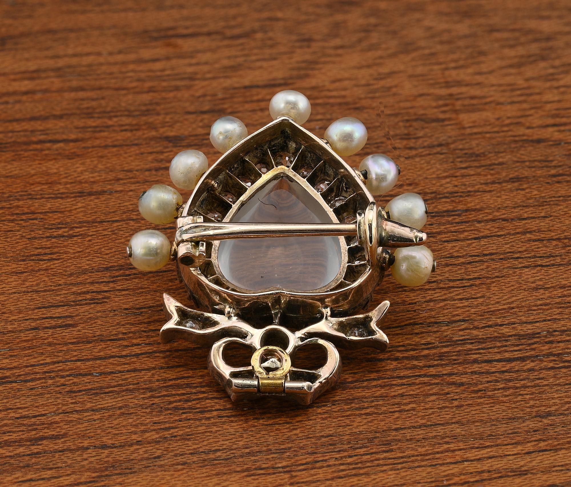 Pendentif cœur de style Vioctorian en pierre de lune sculptée avec diamants 1,40 carat  Chaîne de broche en vente 7
