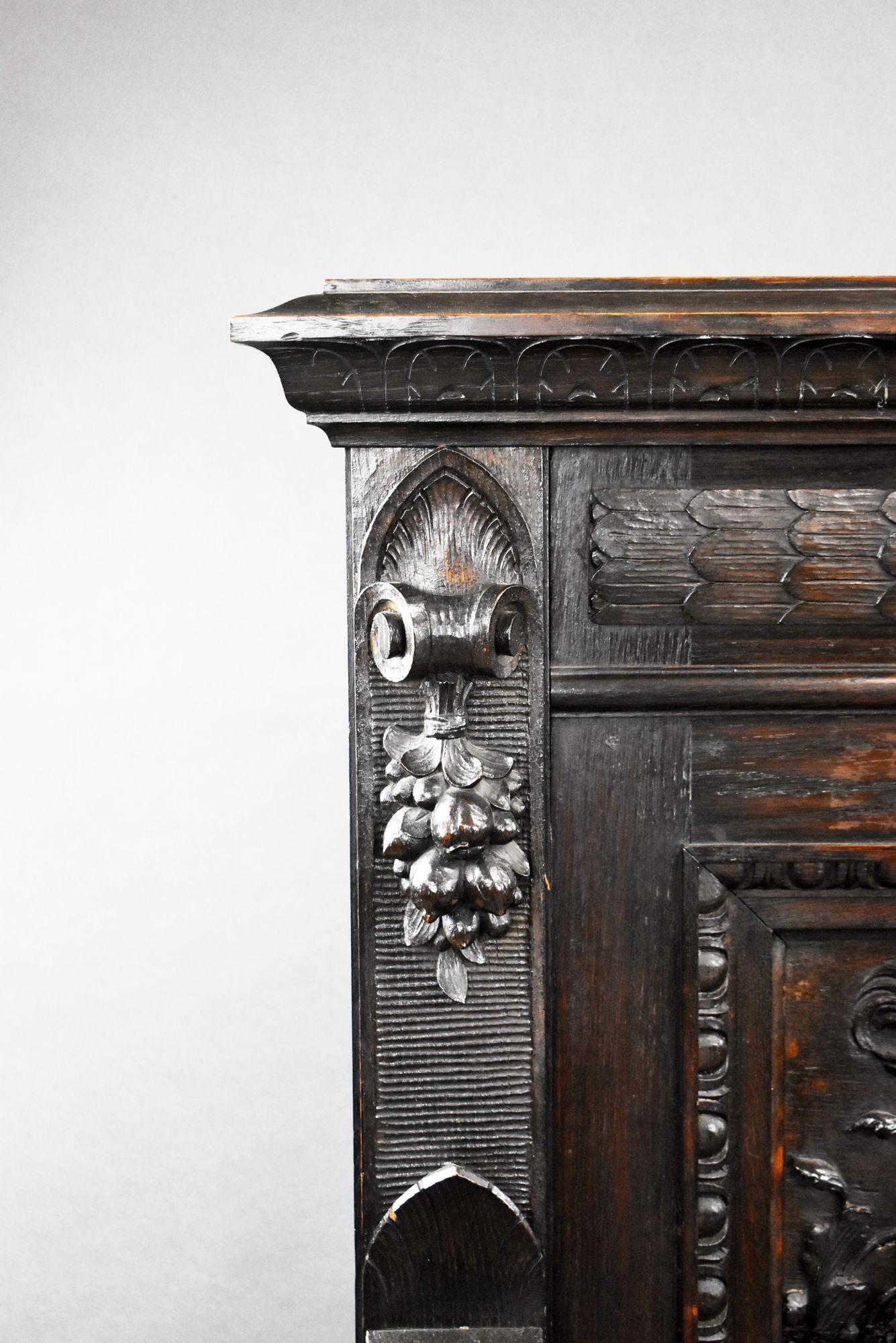 19th Century Heavil Carved Oak Settle For Sale 10