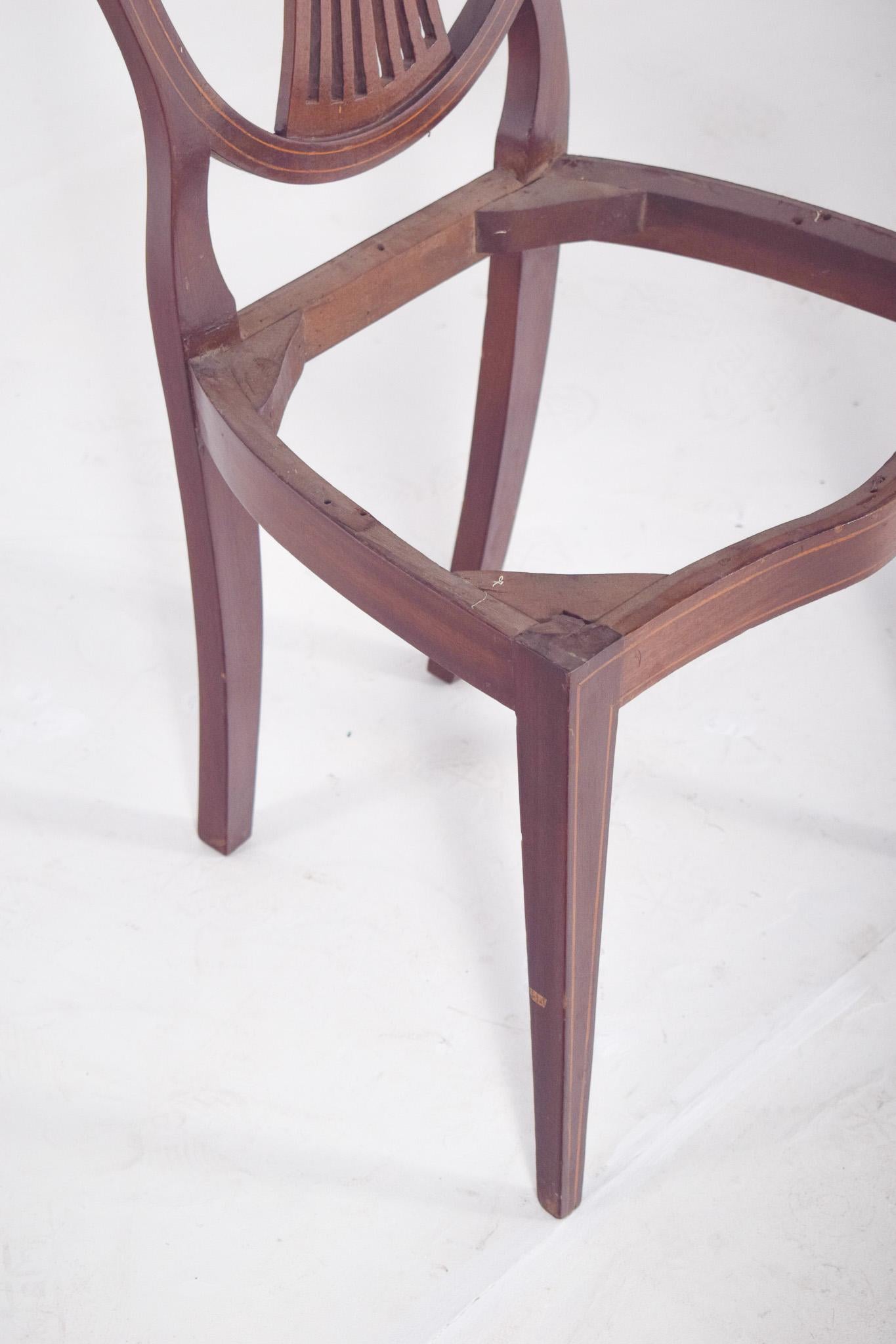 Silla Hepplewhite del siglo XIX sin asiento Británico en venta