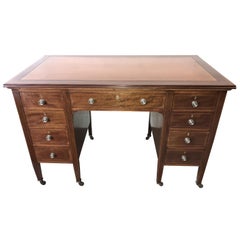 19th Century Hepplewhite Mahogany Kneehole Desk
