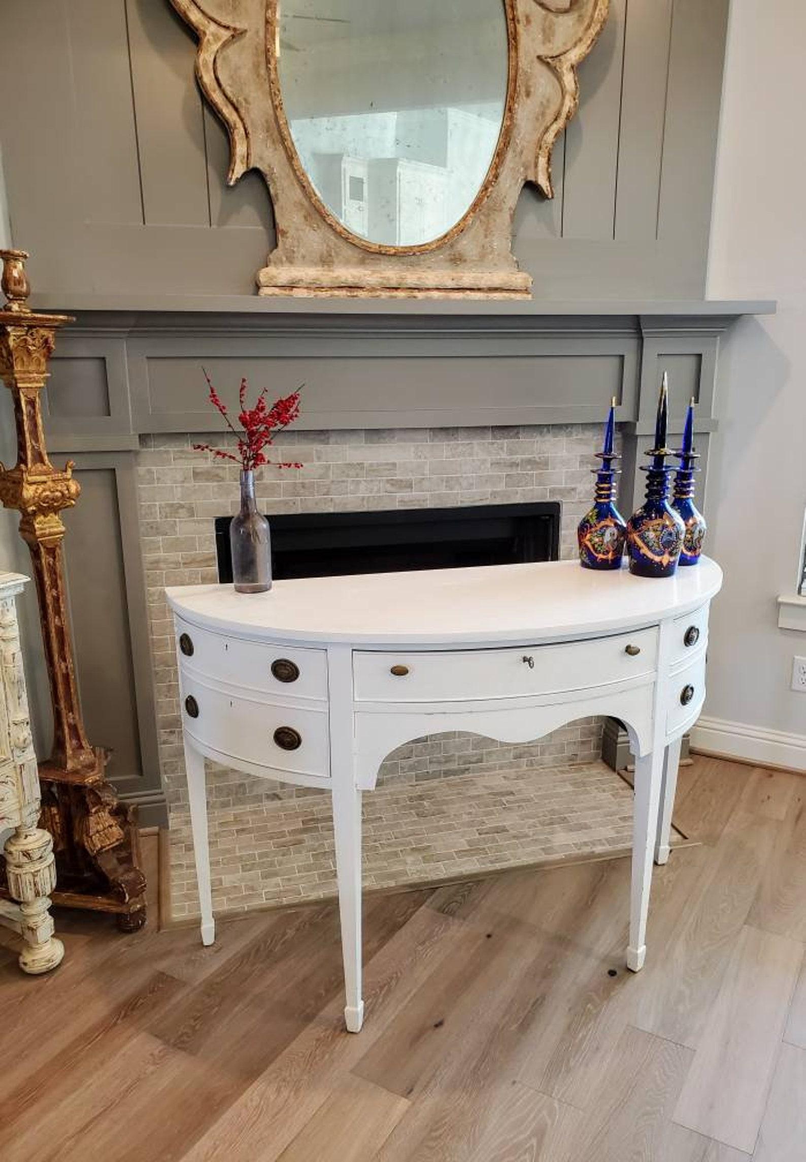 19th Century Hepplewhite Style Bow Front Sideboard In Good Condition For Sale In Forney, TX