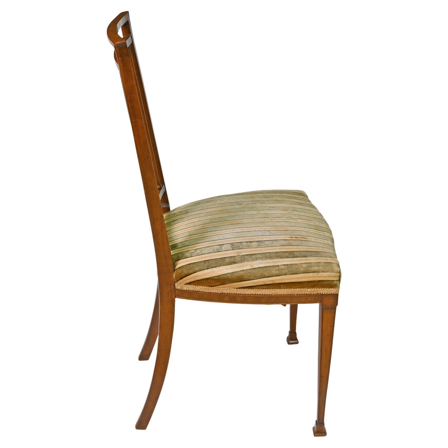 Mouvement esthétique Paire d'anciennes chaises d'appoint Aesthetic Movement anglaises avec sièges tapissés en vente