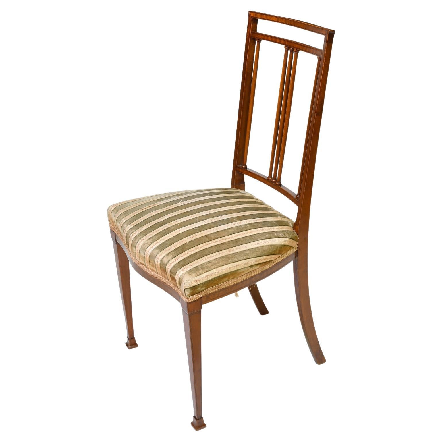Paar antike englische Aesthetic Movement Beistellstühle mit gepolsterten Sitzen im Angebot 1