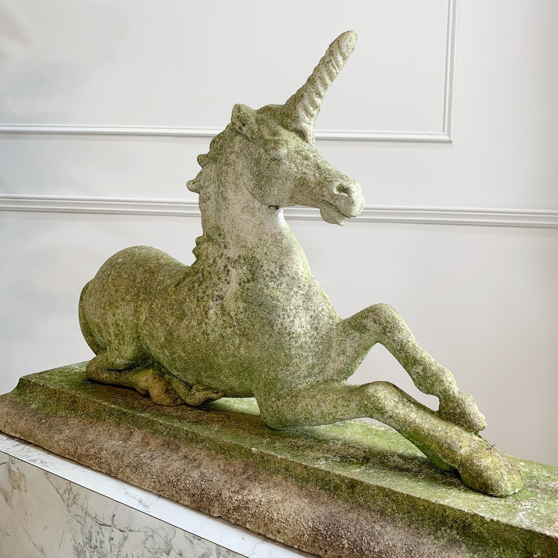 Estatuas heráldicas de león y unicornio del siglo XIX en venta 2