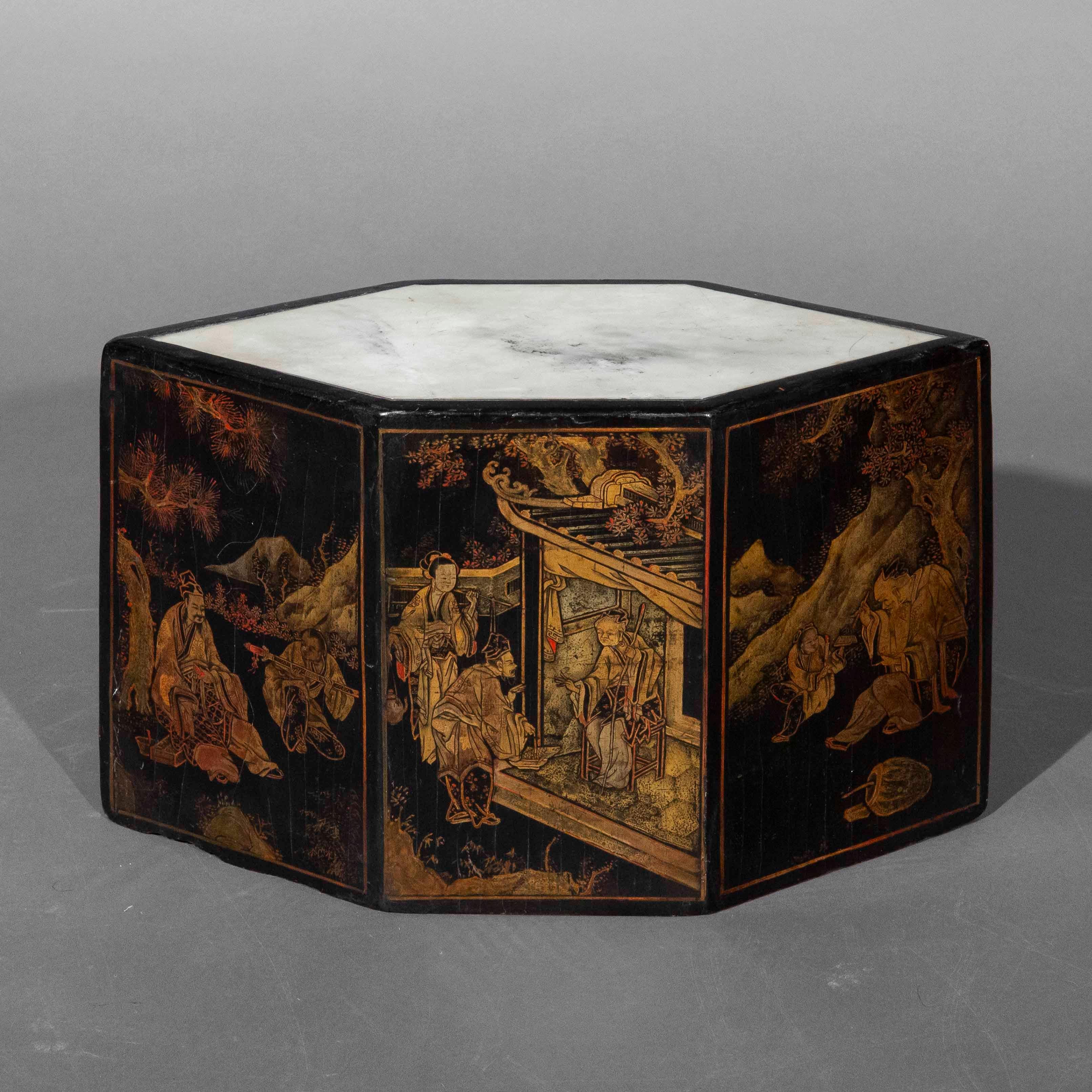 Stand Hexagonal Chinoiserie du 19ème siècle en vente 8