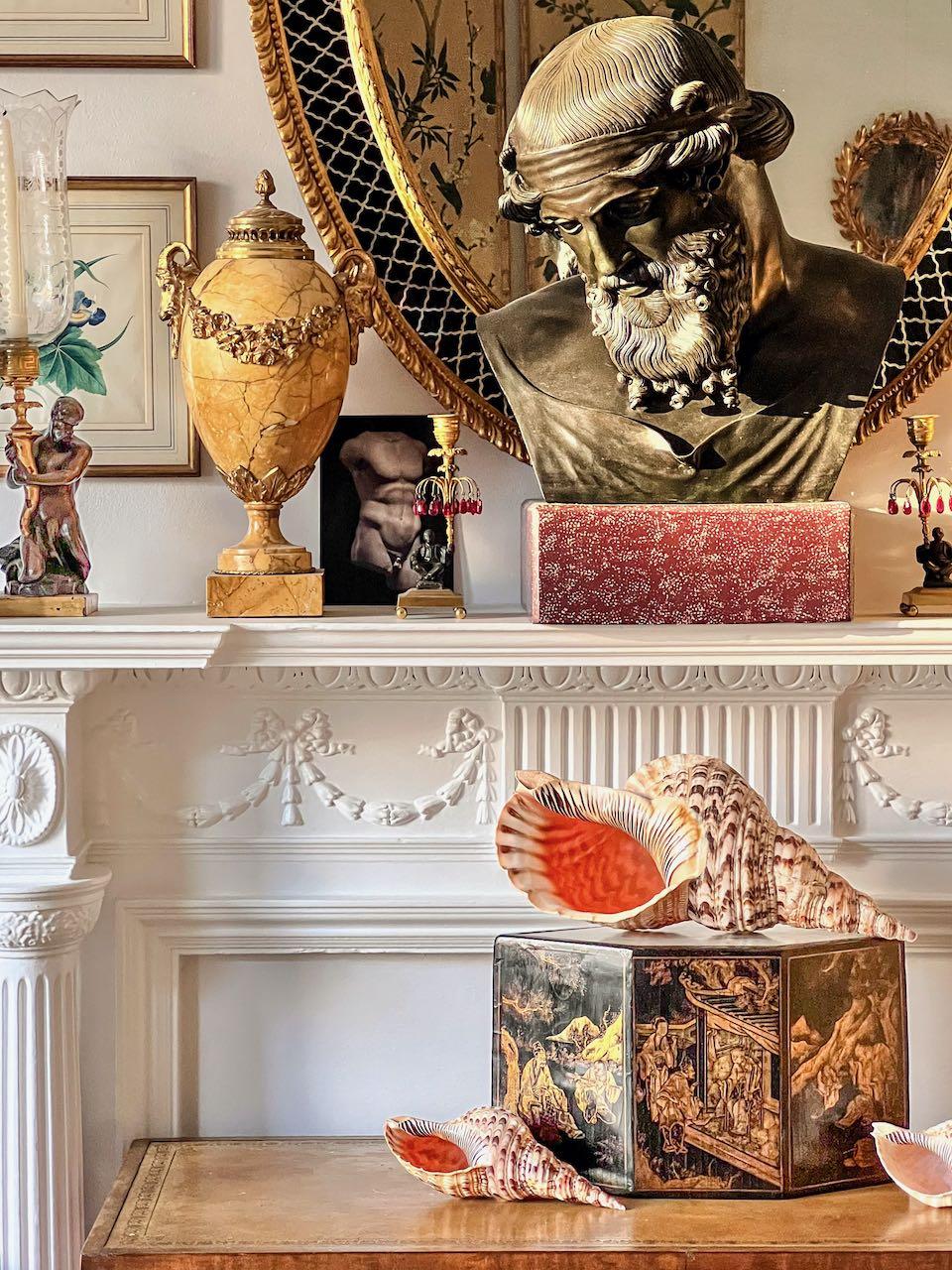 XIXe siècle Stand Hexagonal Chinoiserie du 19ème siècle en vente